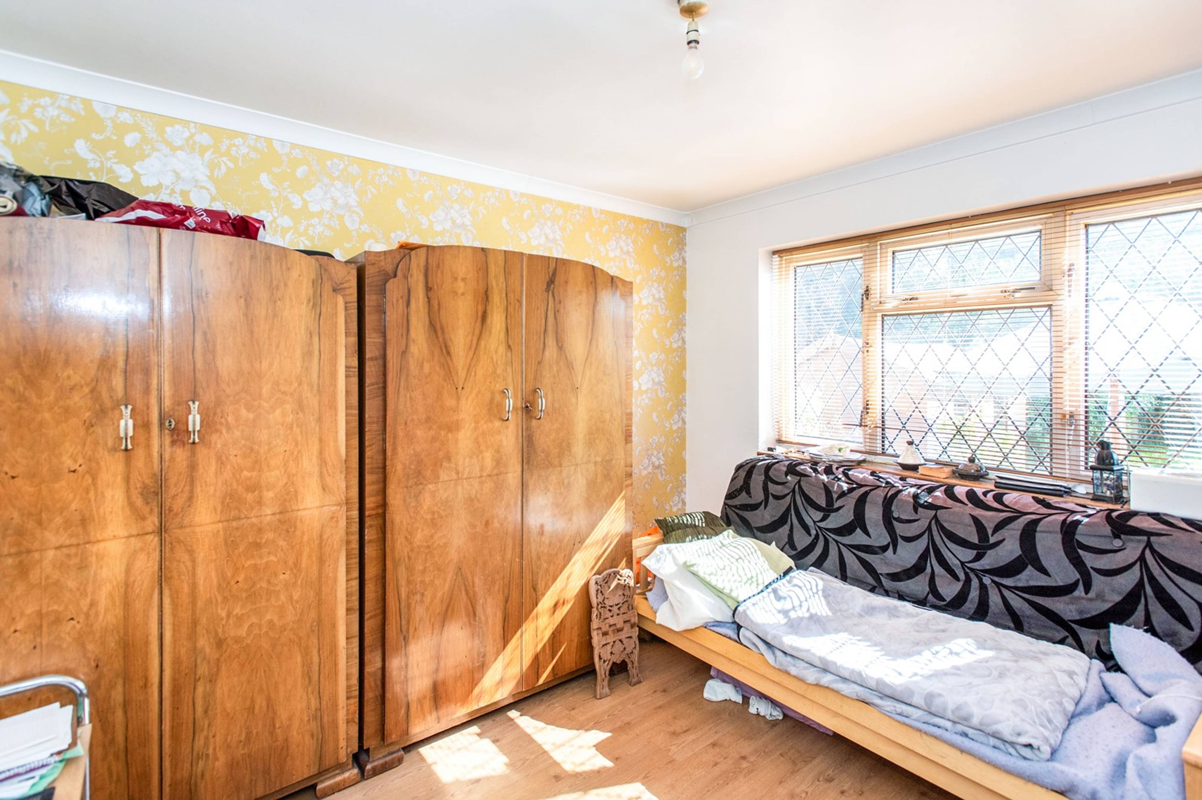 Living Room/Bedroom