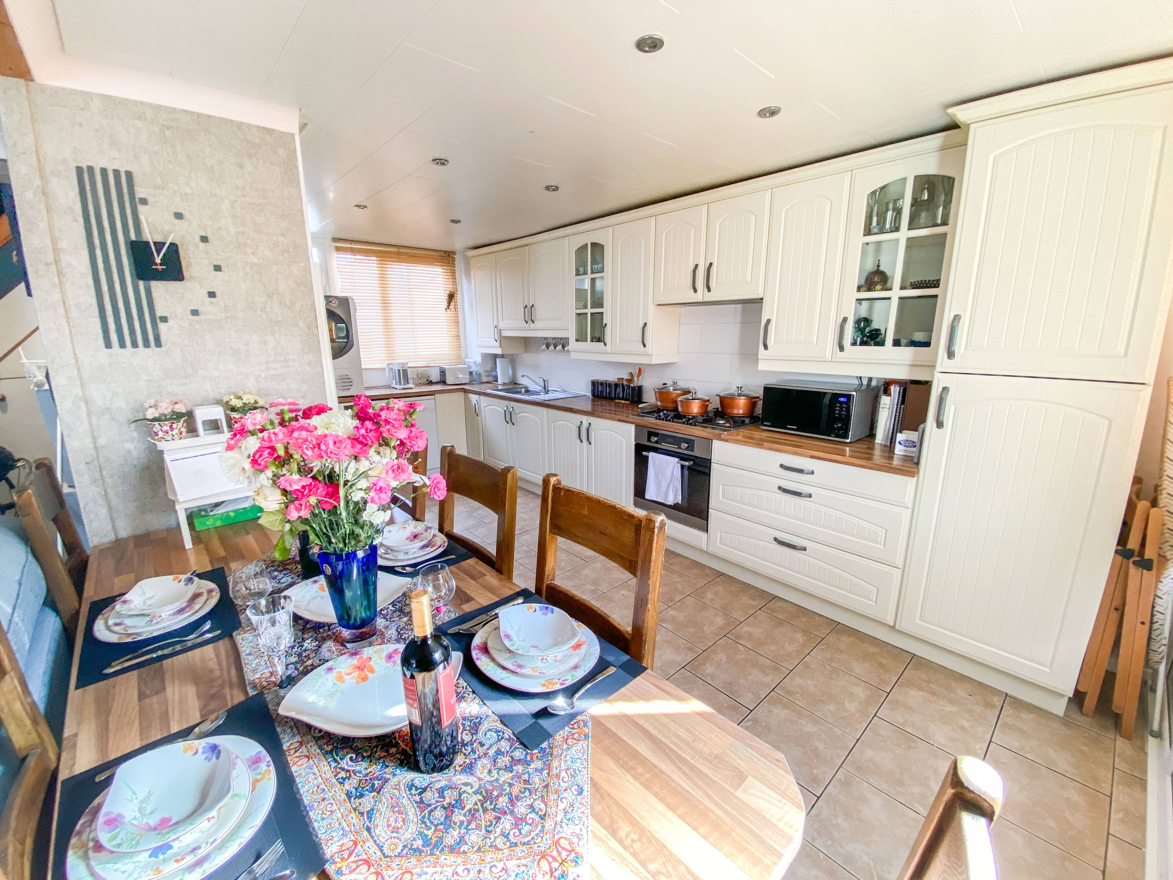 Kitchen/Dining Room
