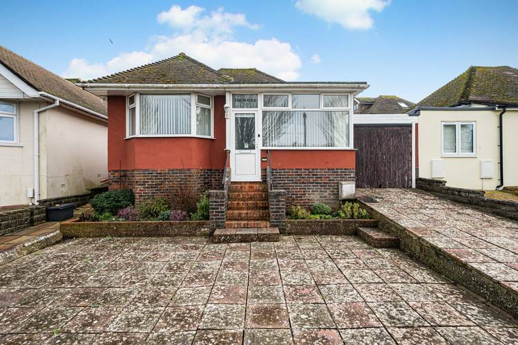 3 bedroom detached bungalow