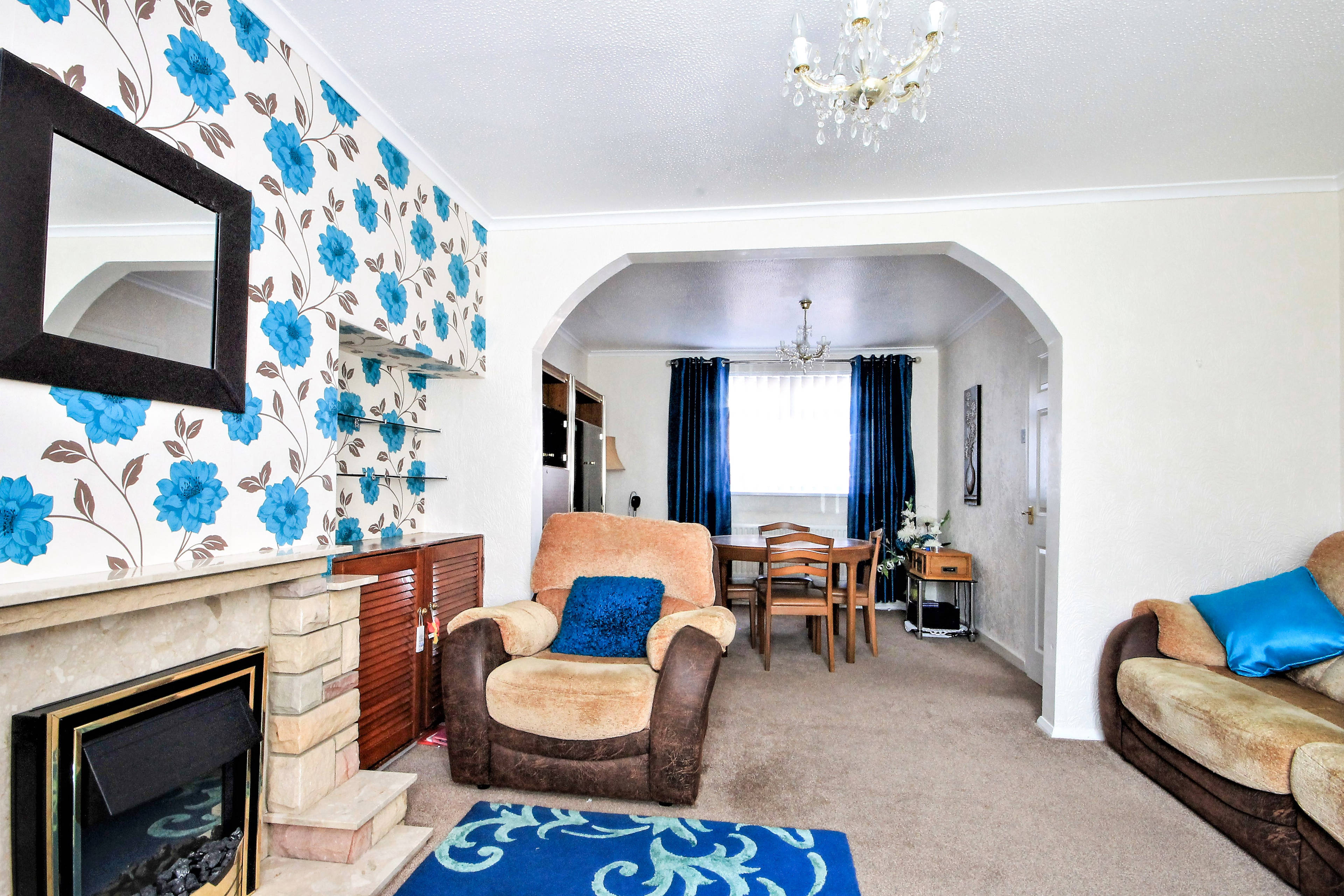 Lounge/Dining Room