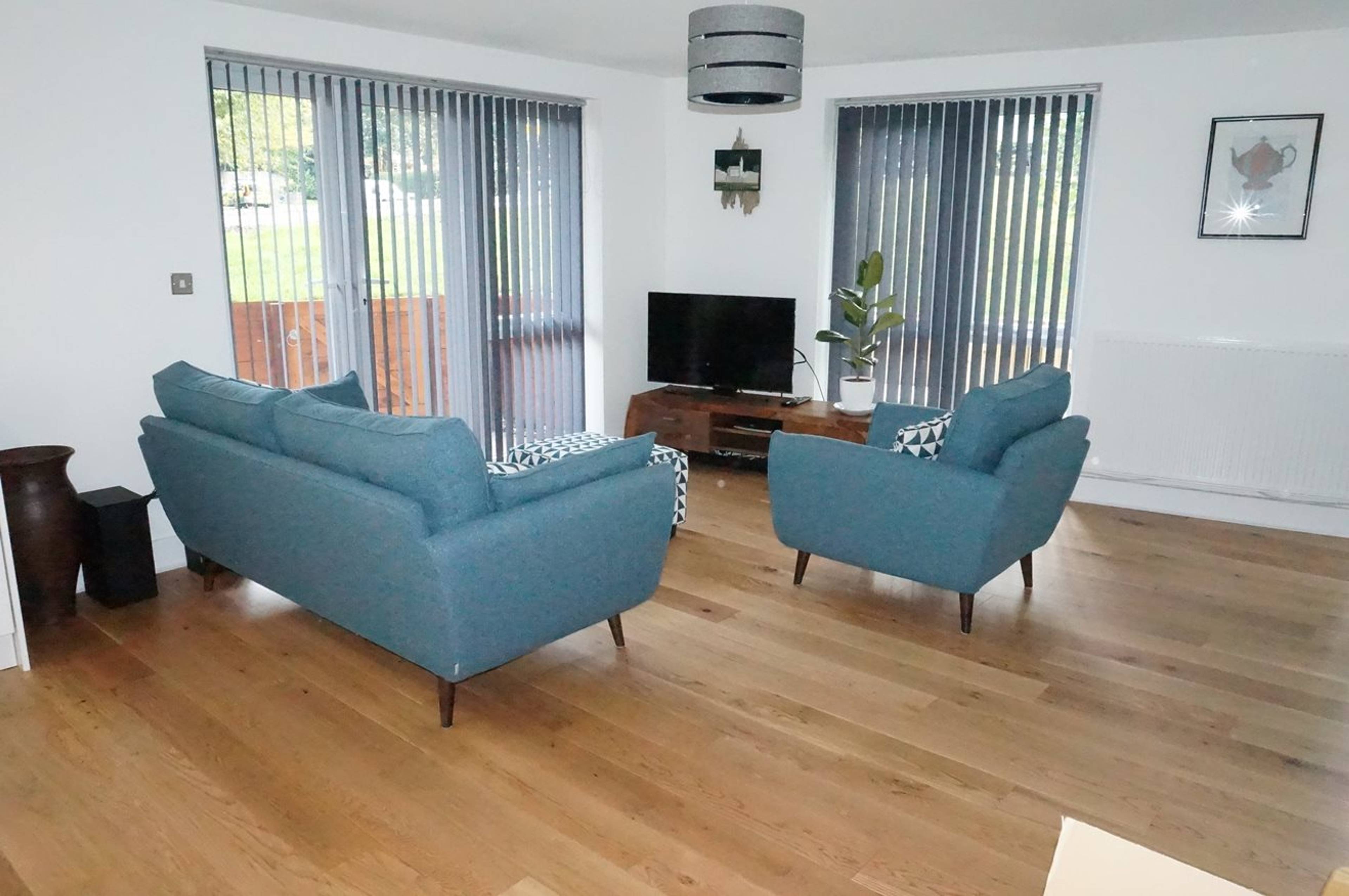 Lounge/Dining Room