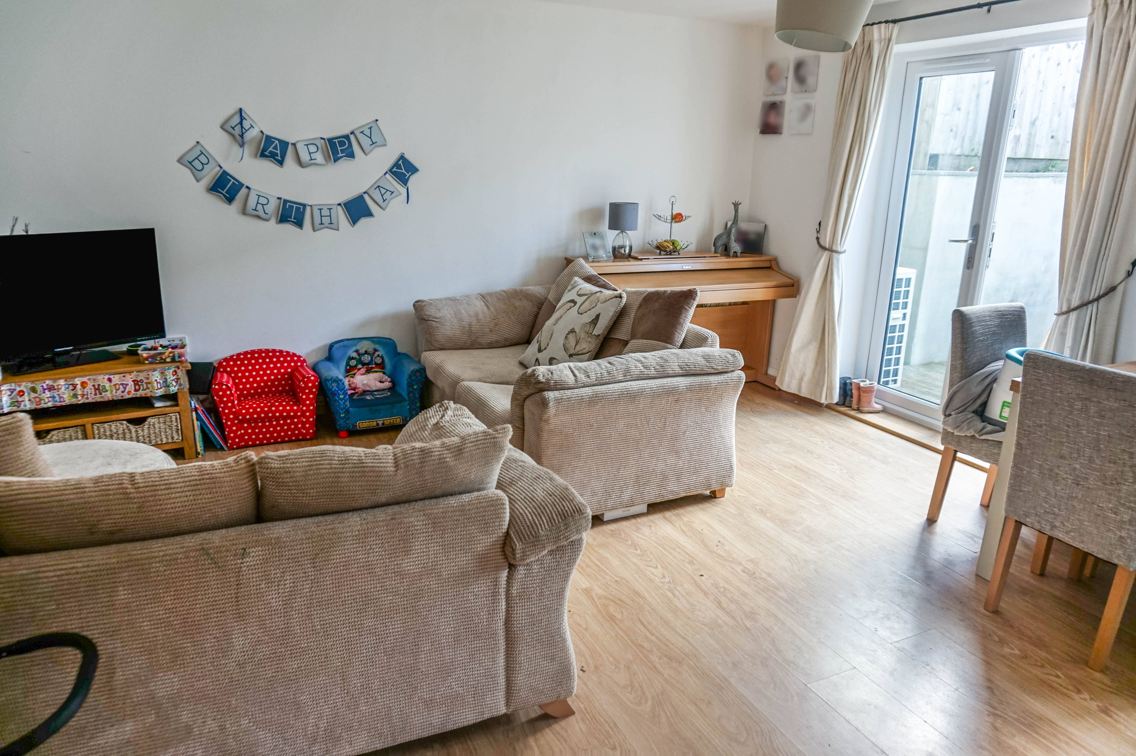 Lounge/Dining Room