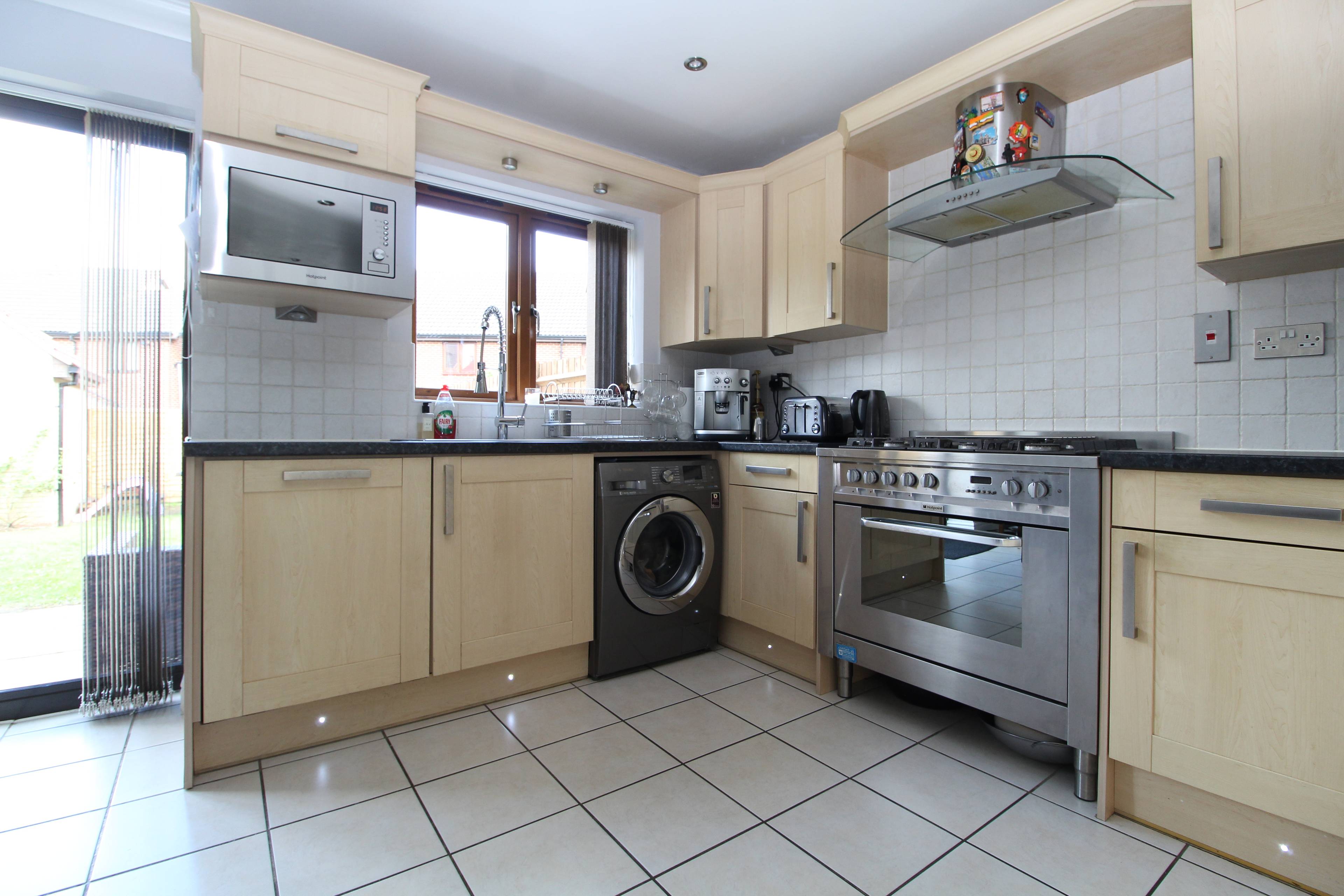 Lounge / Kitchen