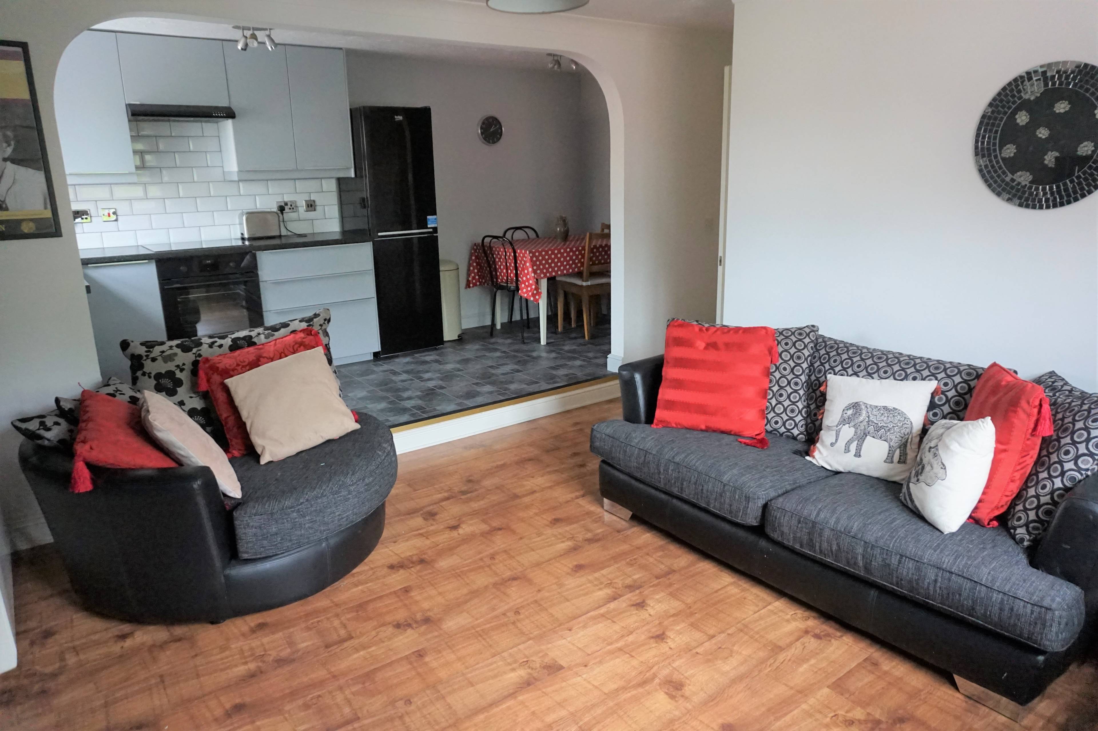 Lounge / Kitchen