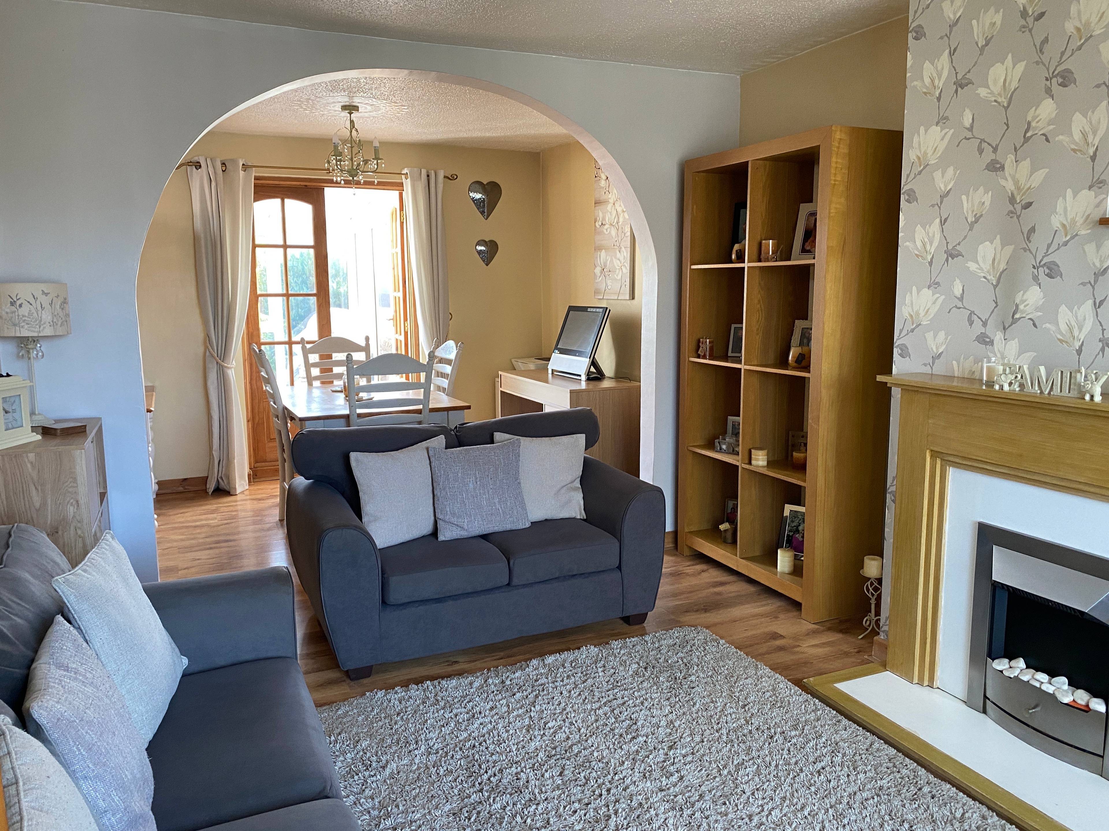 Lounge/Dining Room