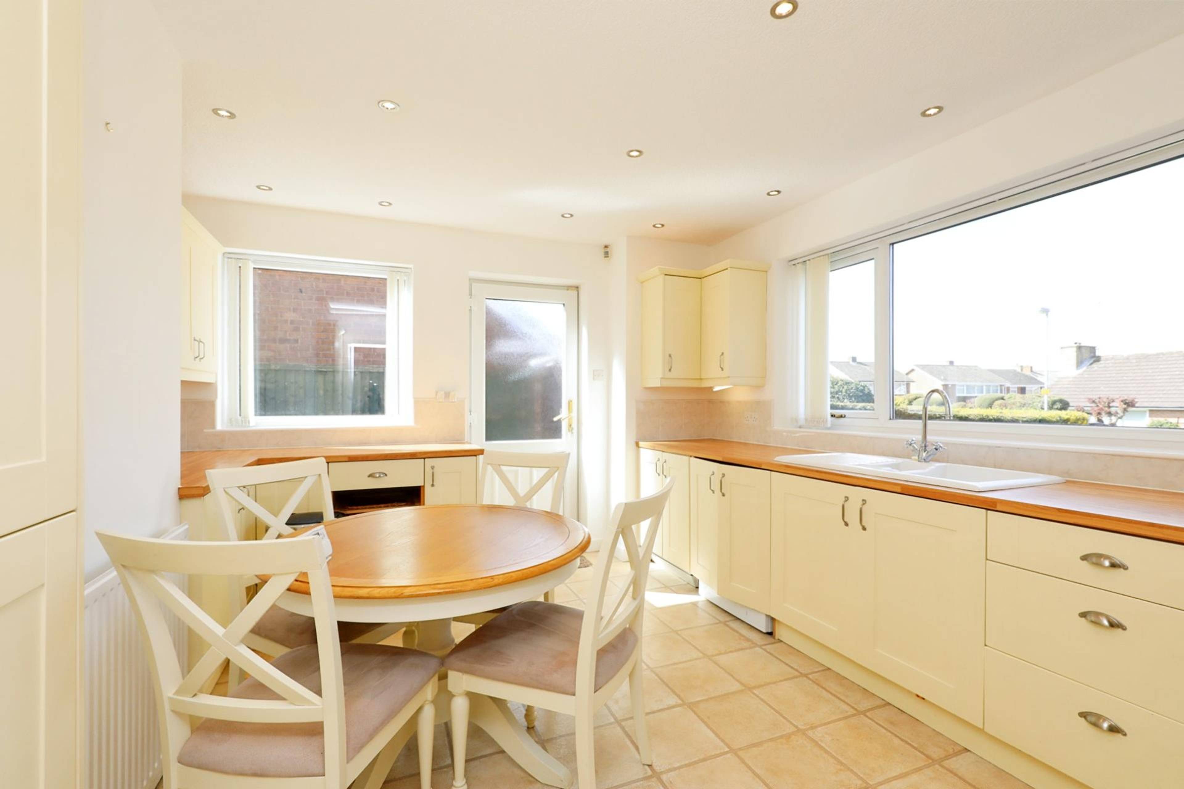 Kitchen/Breakfast