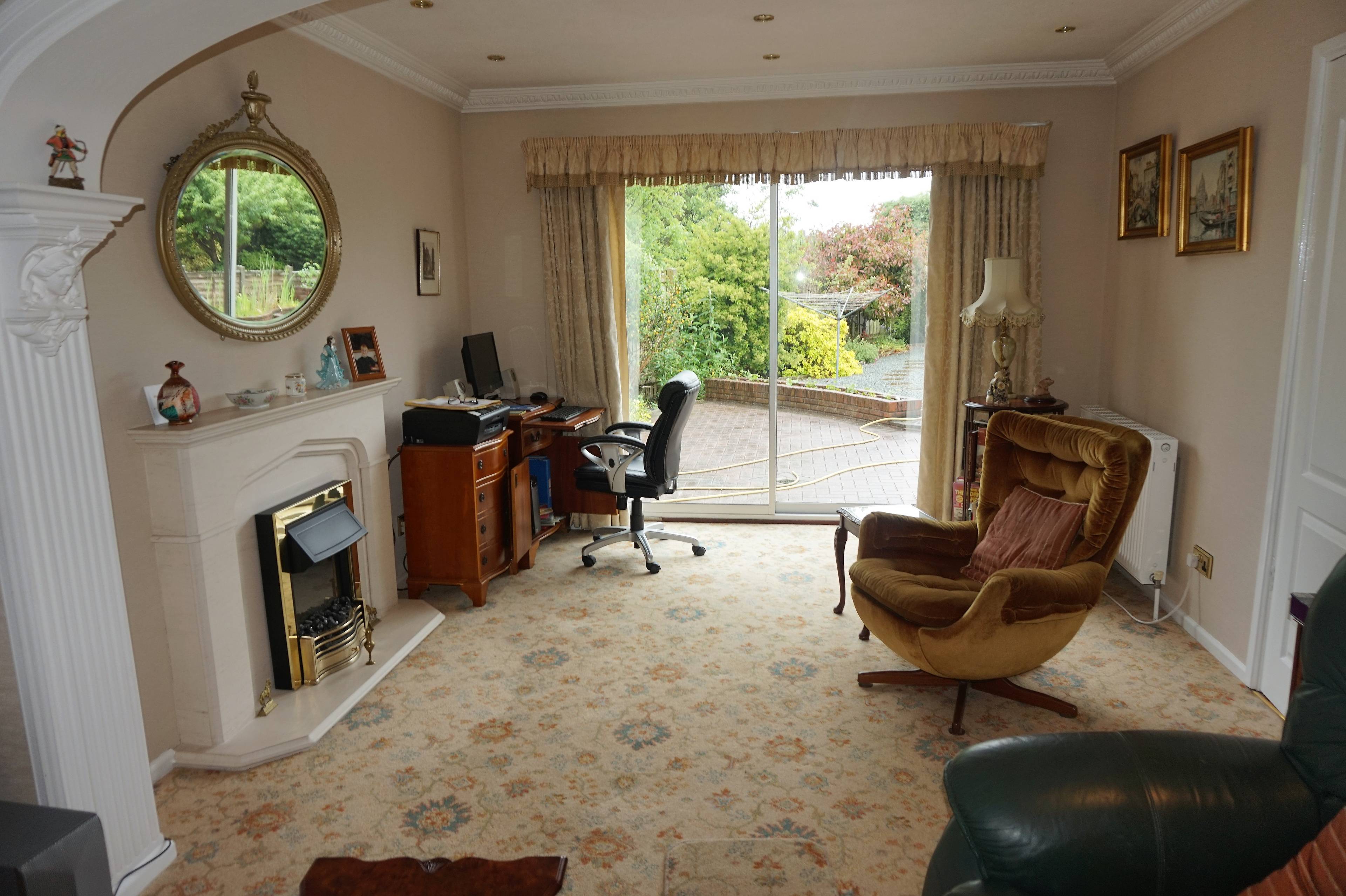 Lounge/Dining Room