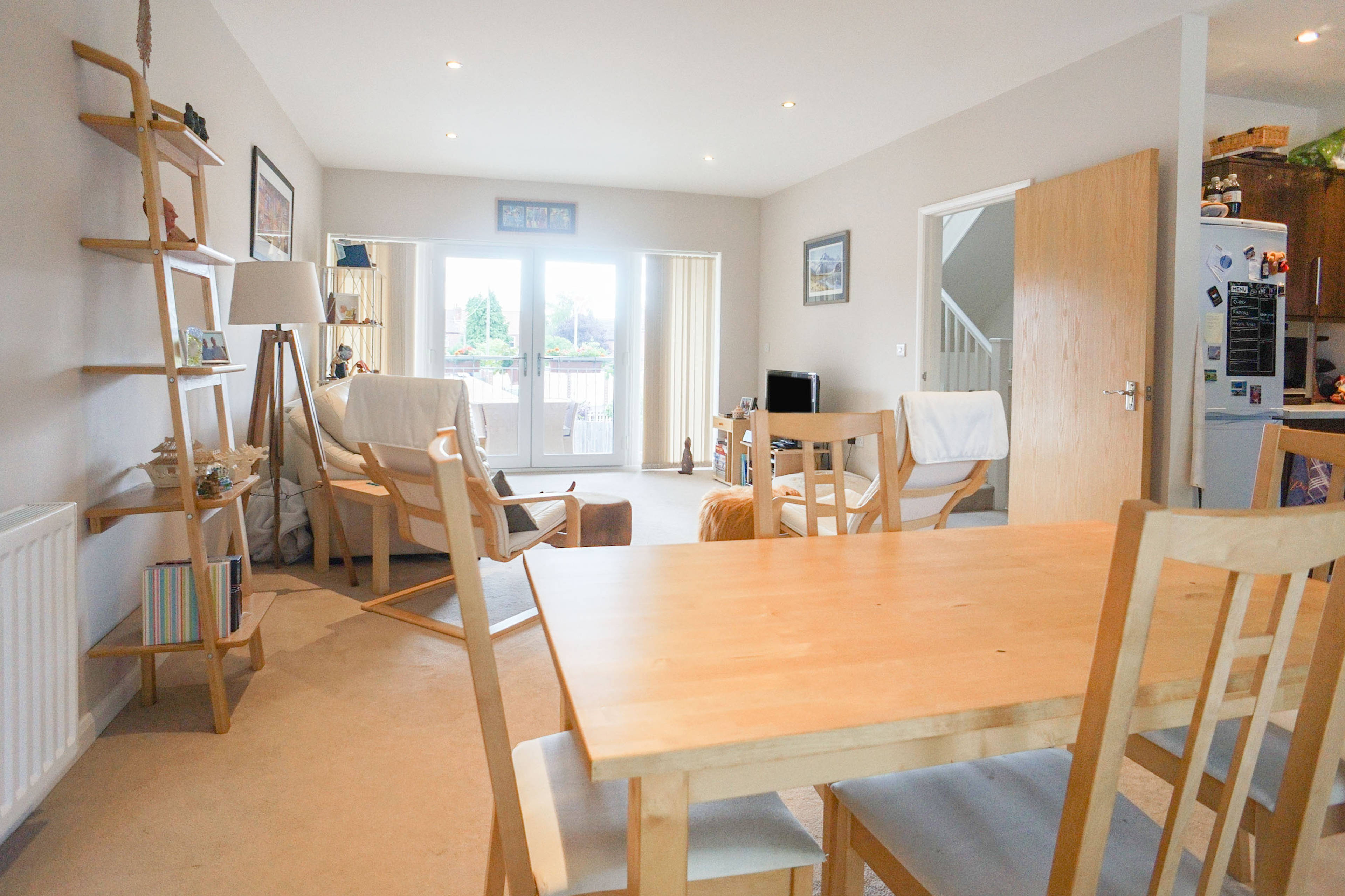 Lounge/Dining Room