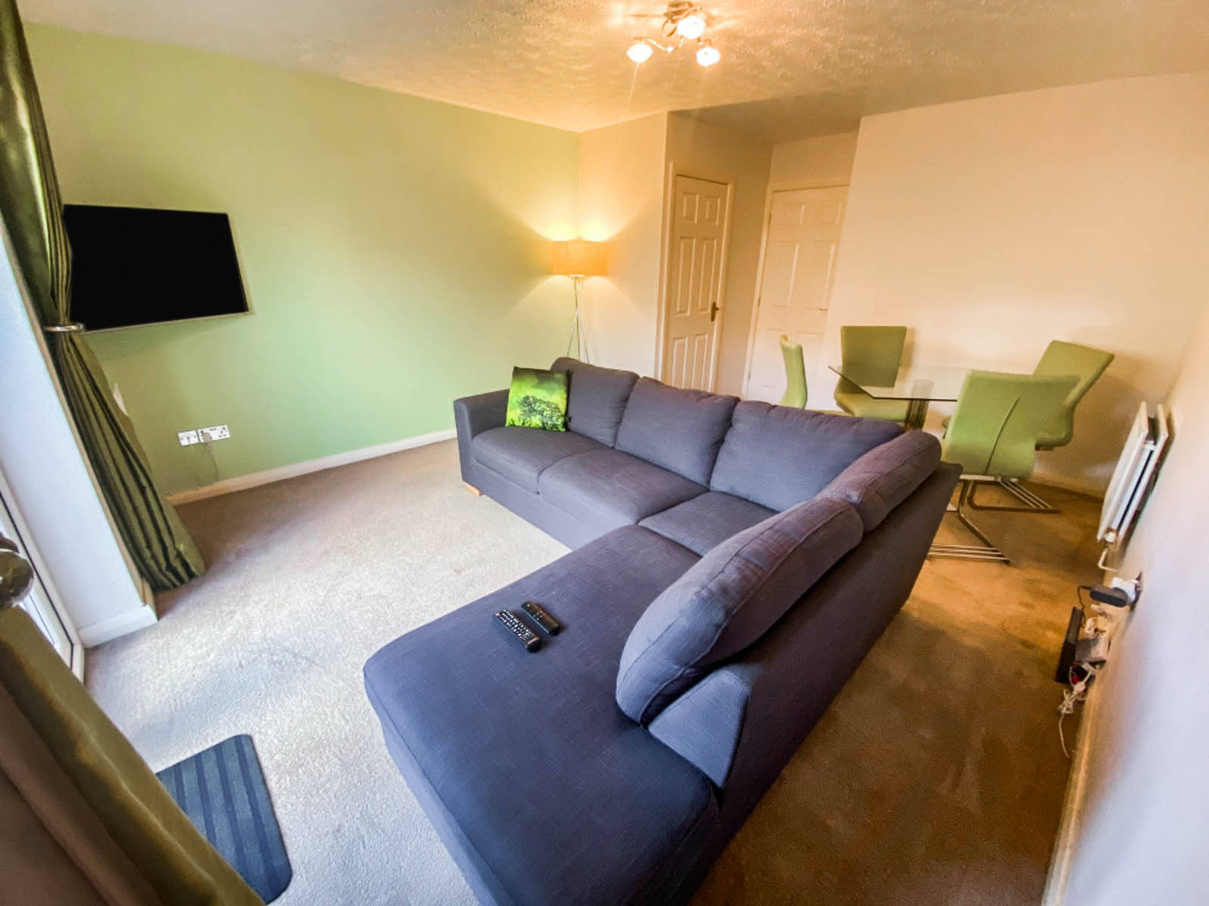 Lounge/Dining Room