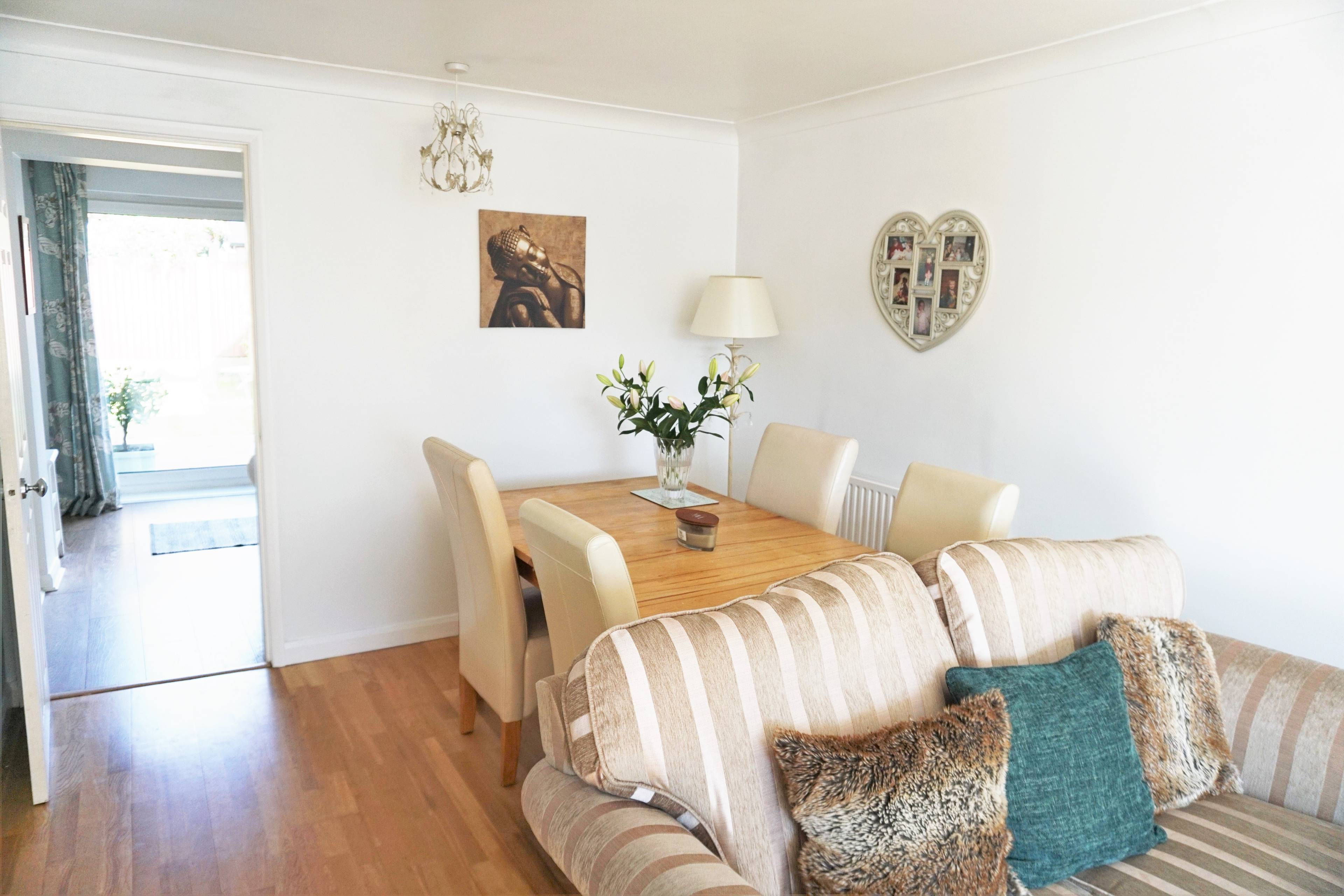 Lounge/Dining Room