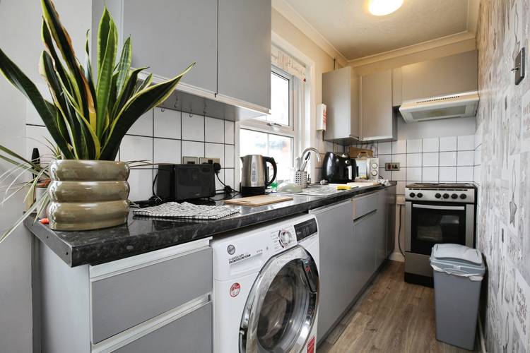 2 bedroom flat