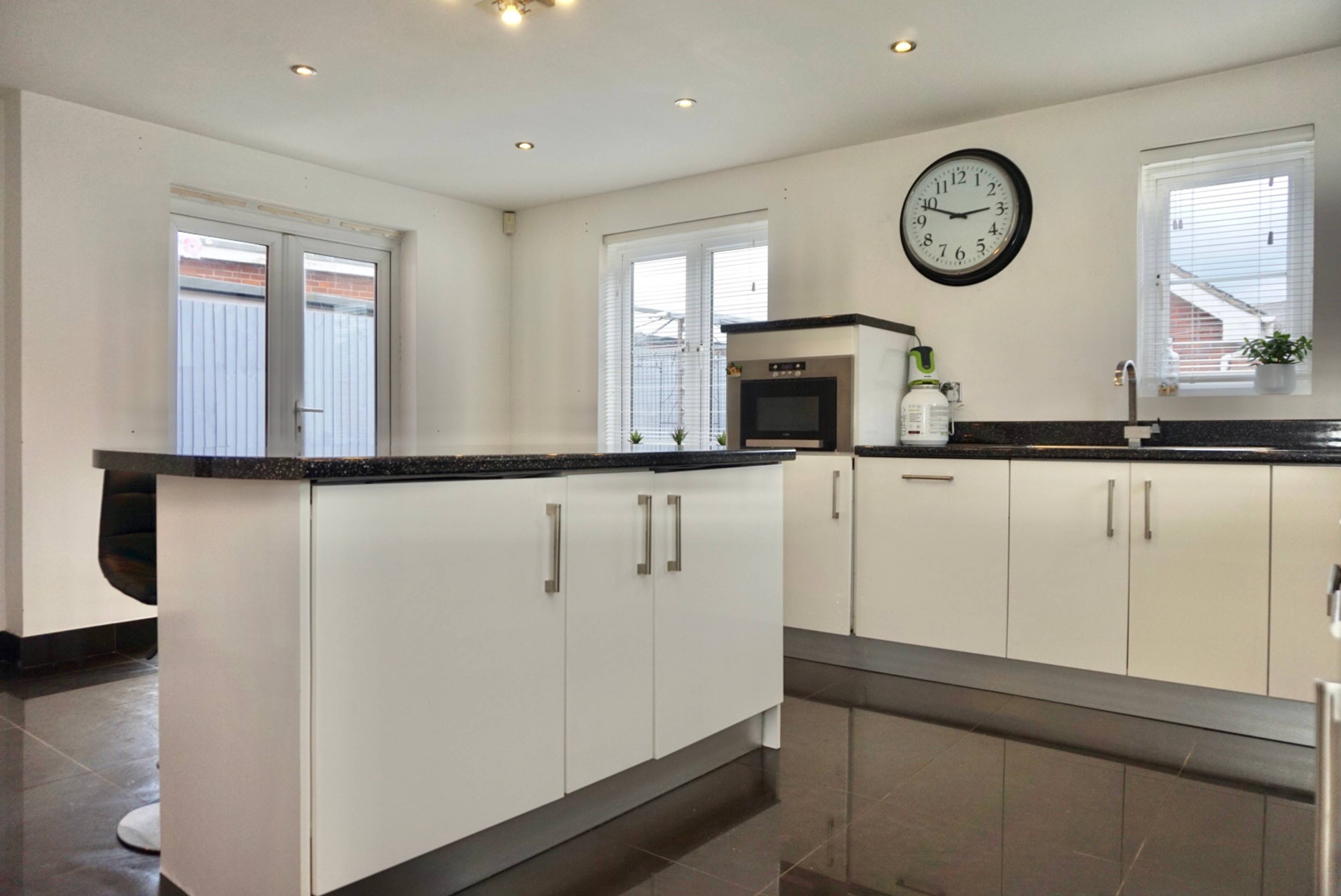 Kitchen/Breakfast