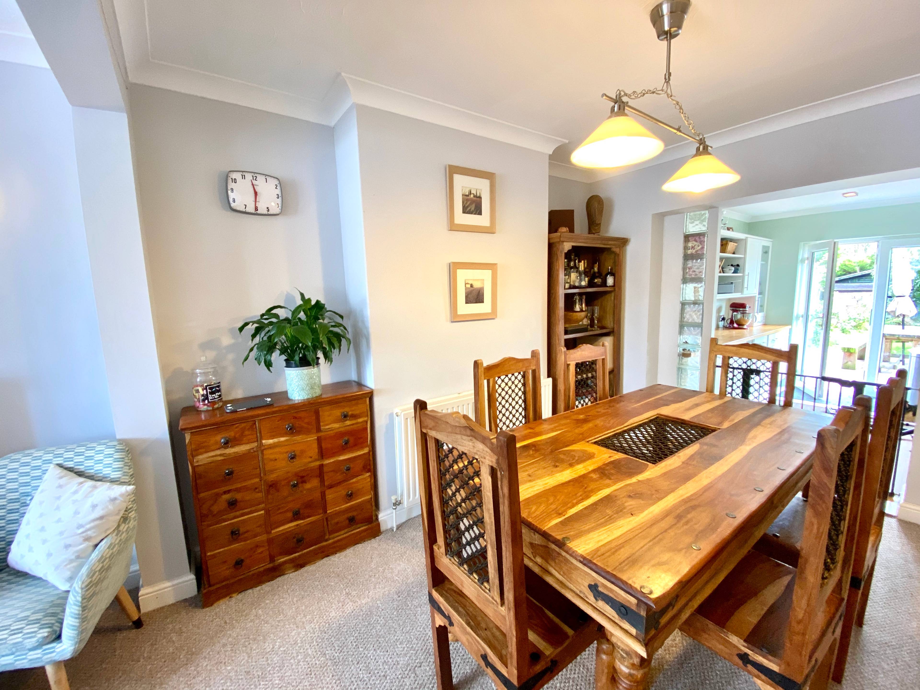 Lounge/Dining Room