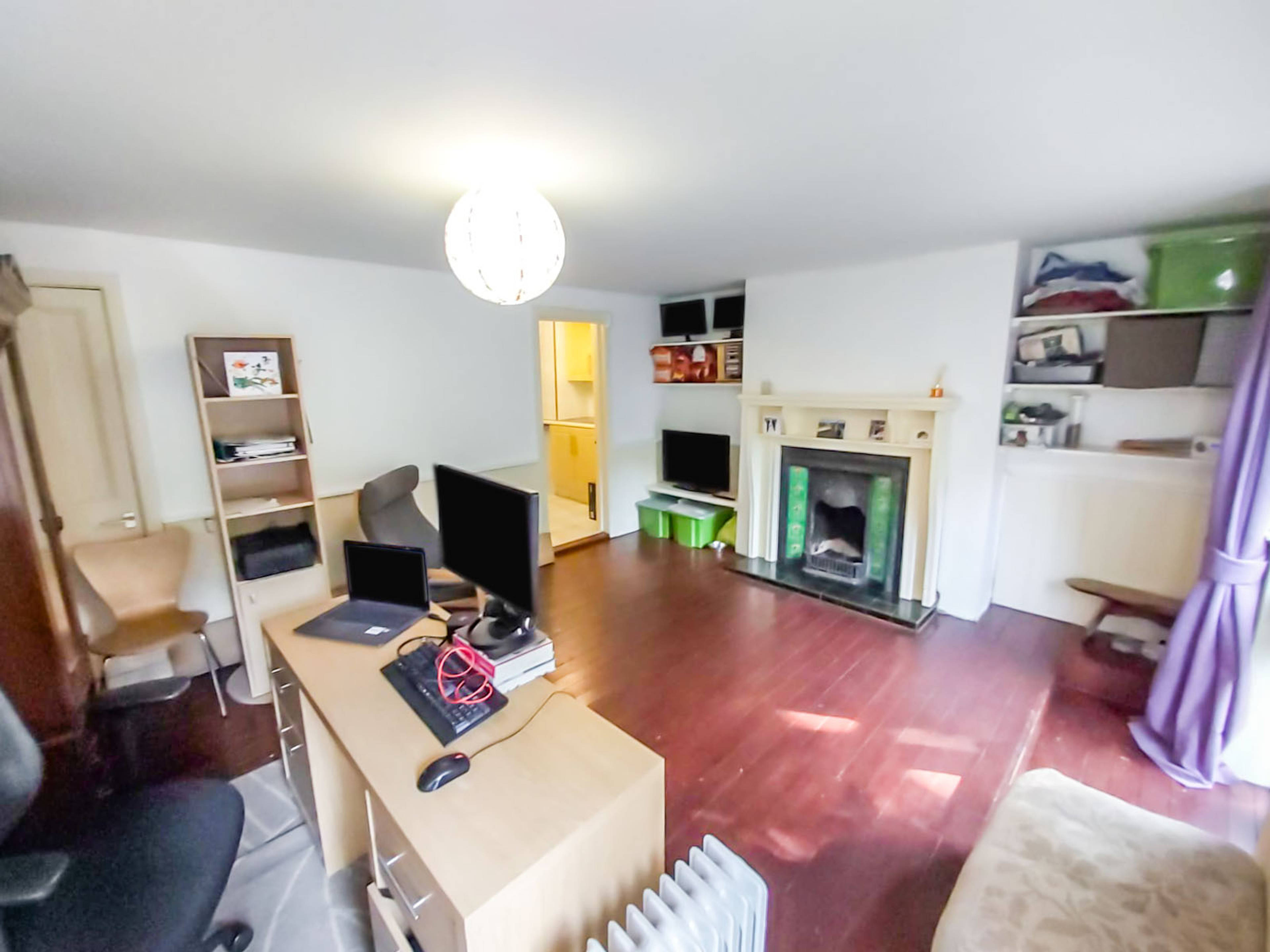 Living Room/Bedroom