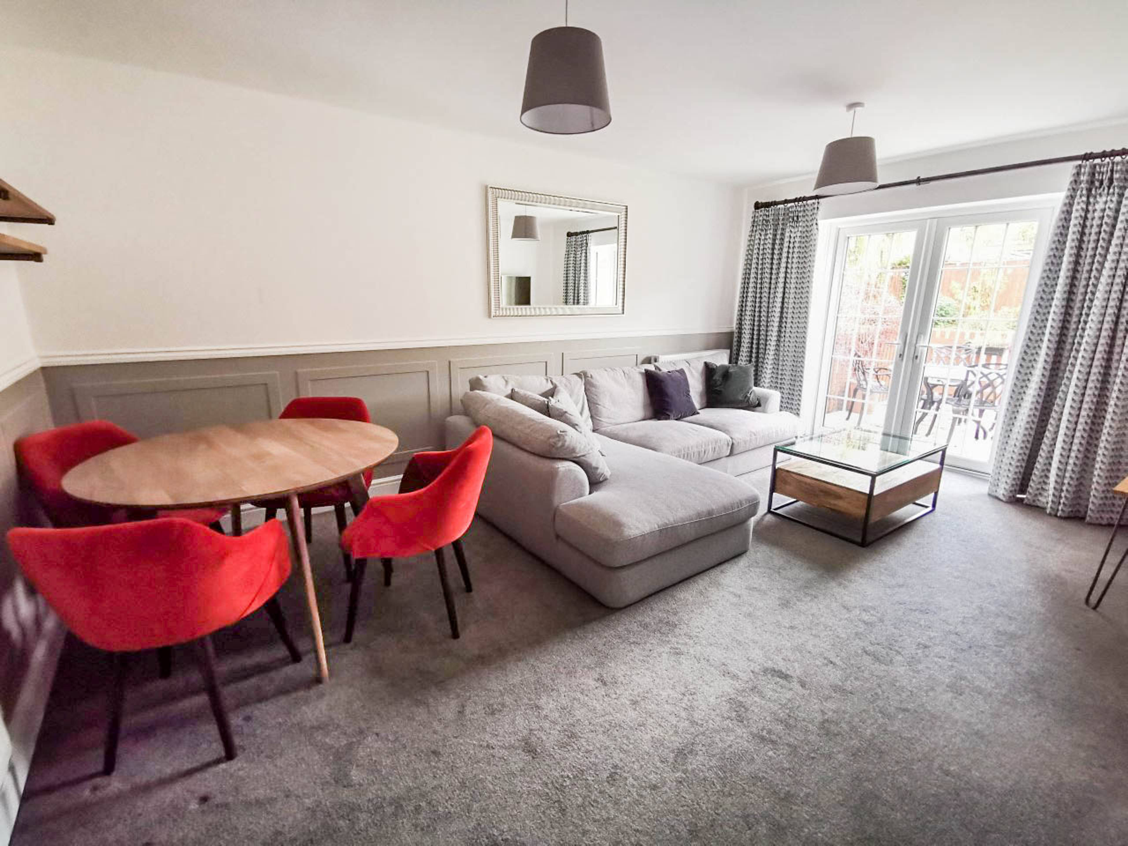 Lounge/Dining Room