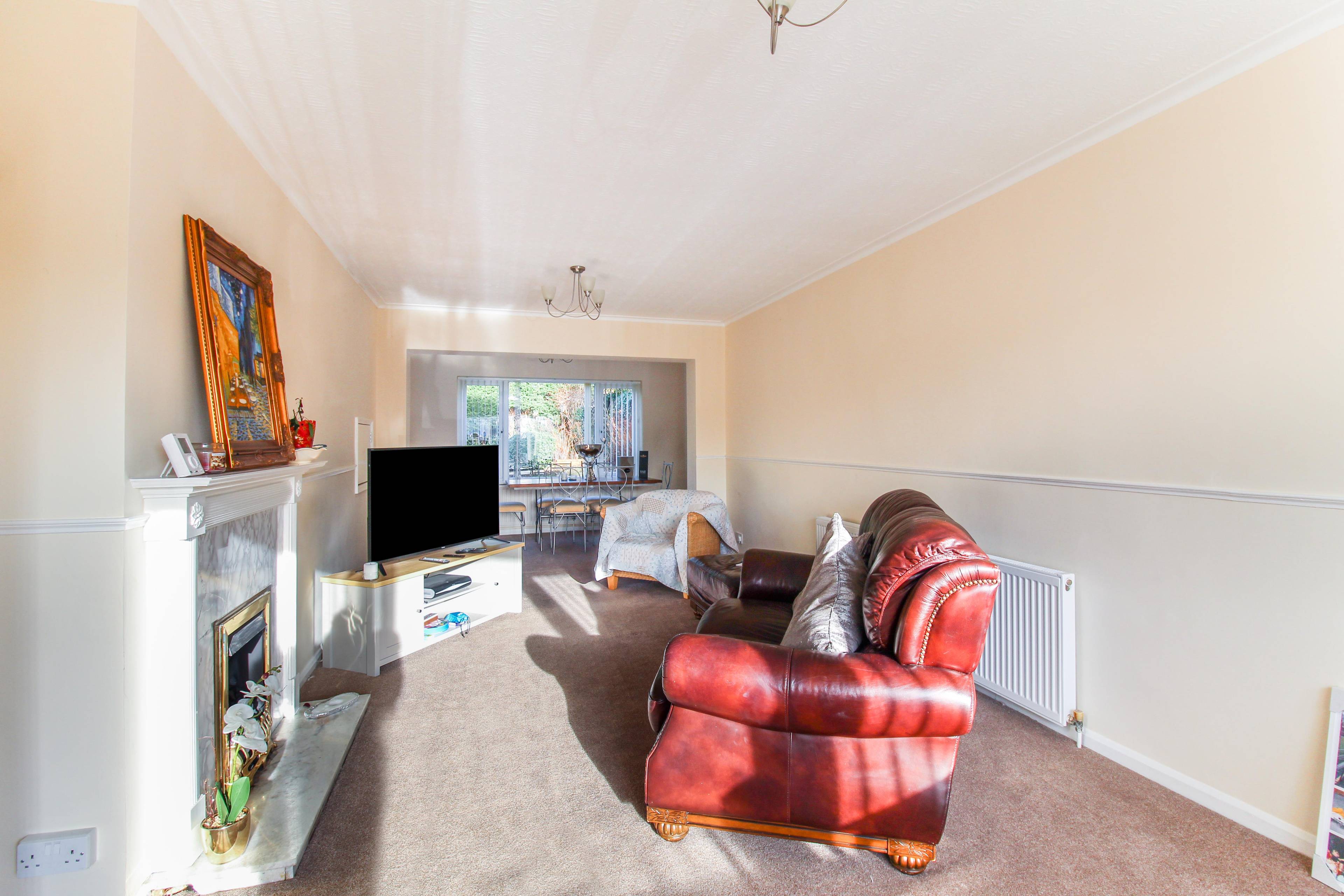 Lounge/Dining Room