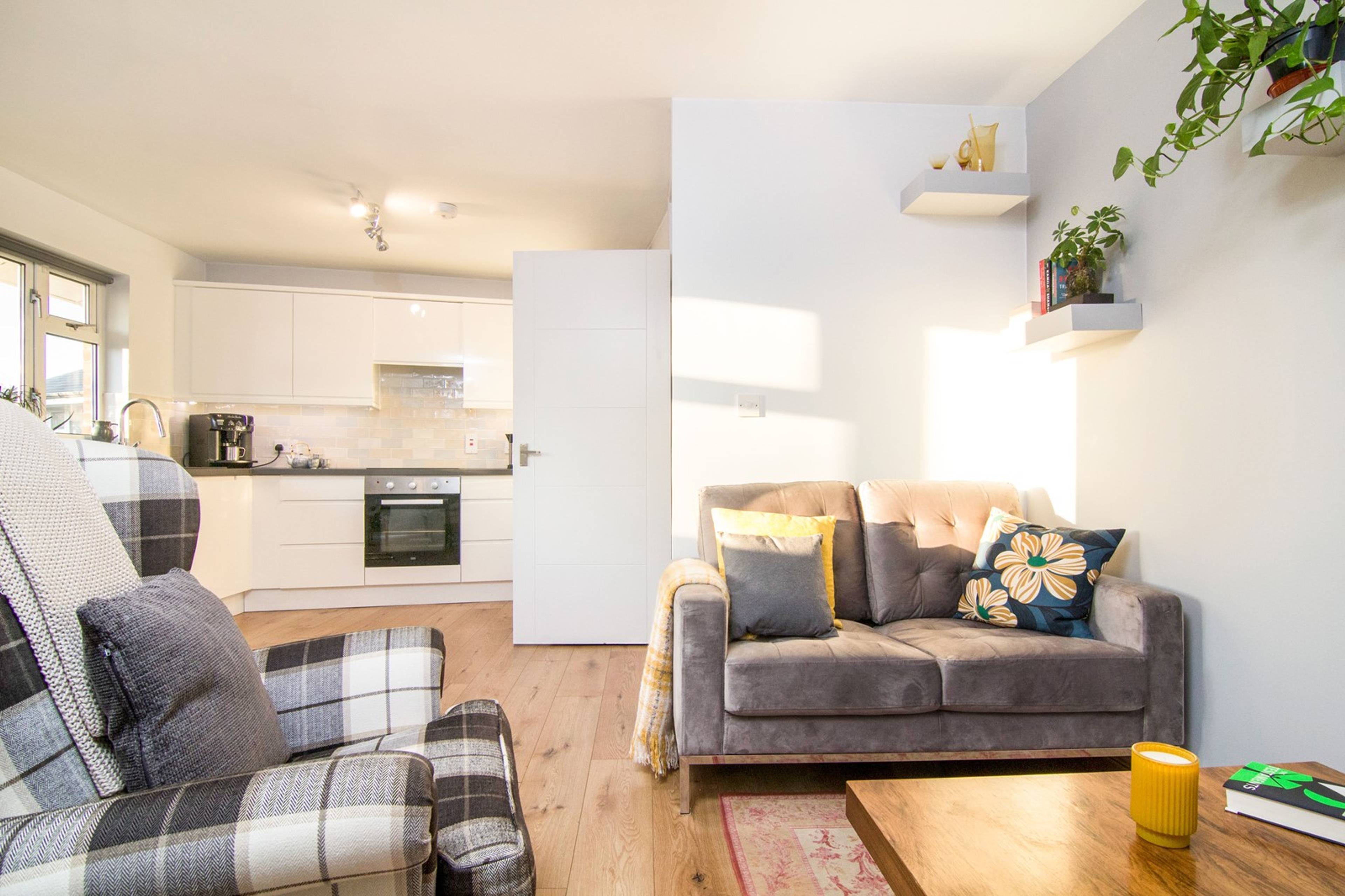 Lounge / Kitchen
