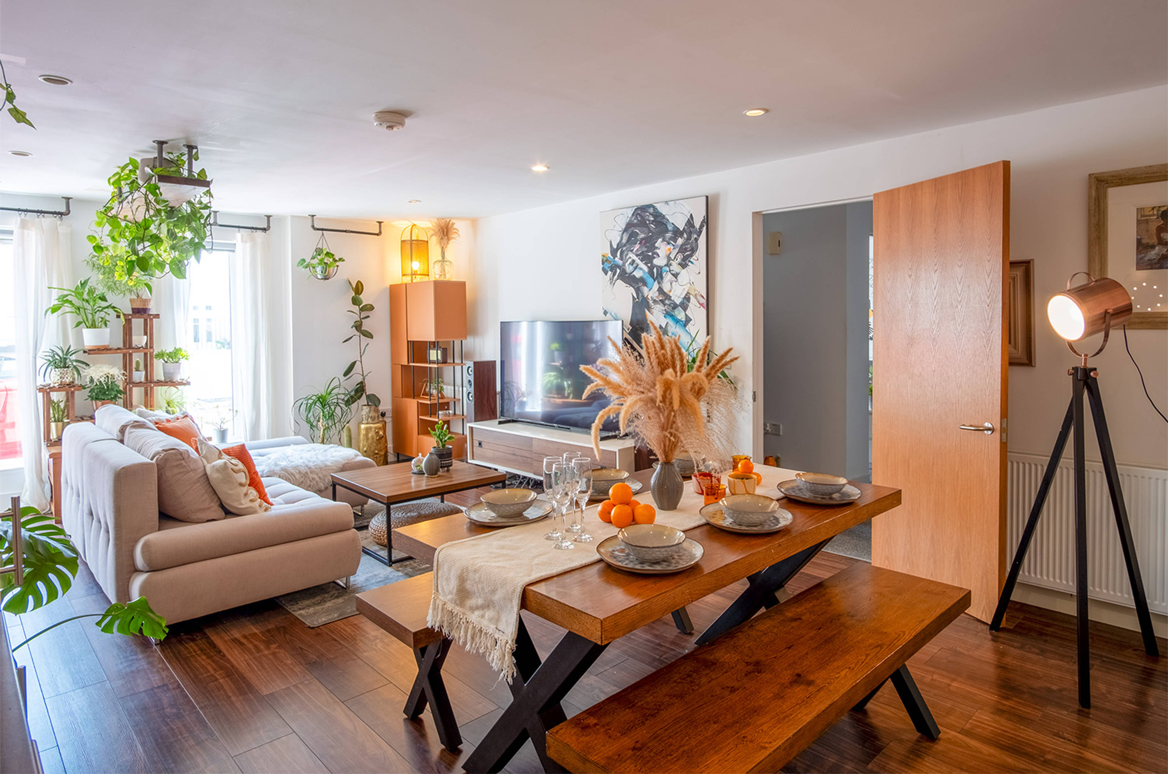 Lounge / Kitchen