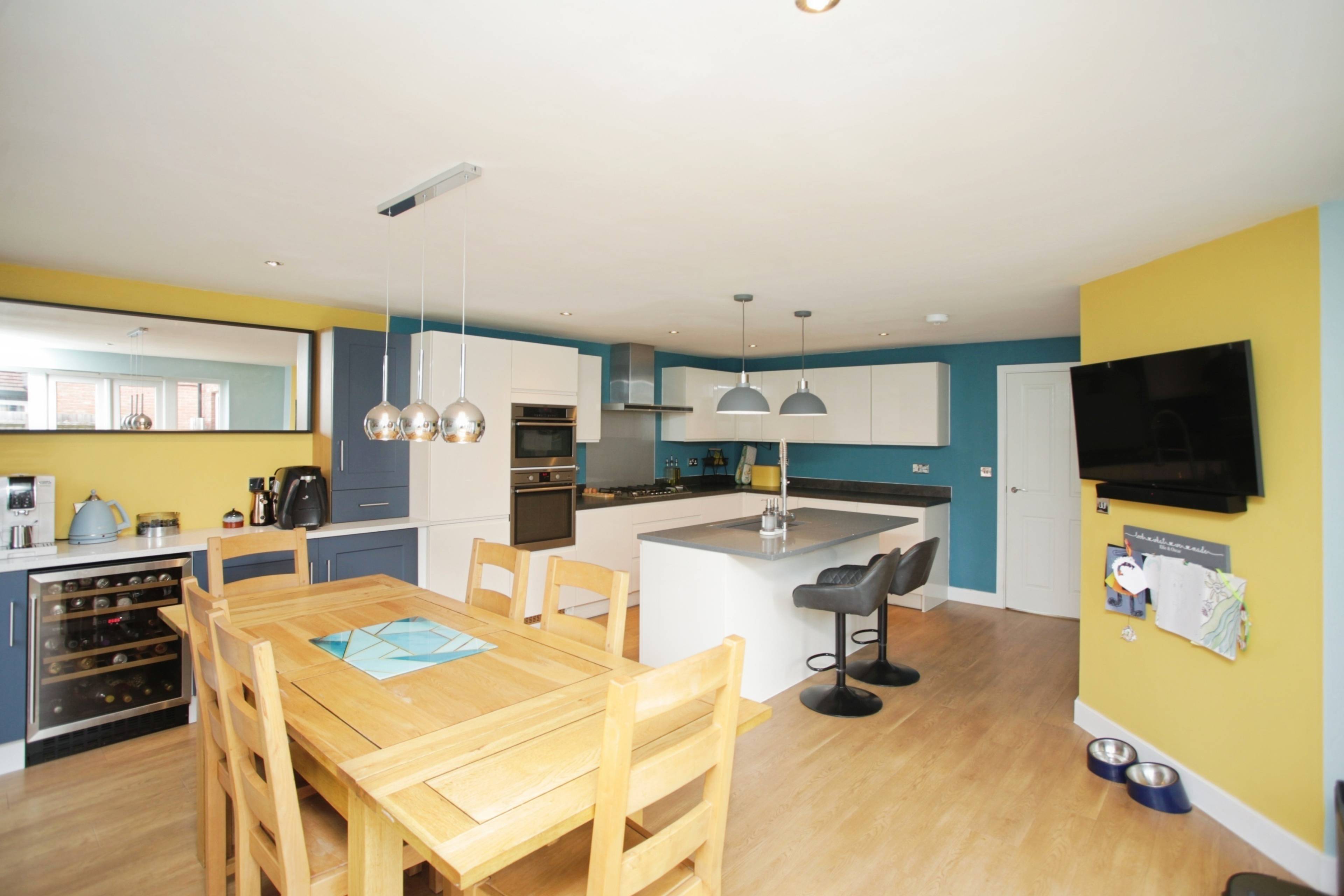Kitchen/Family Room
