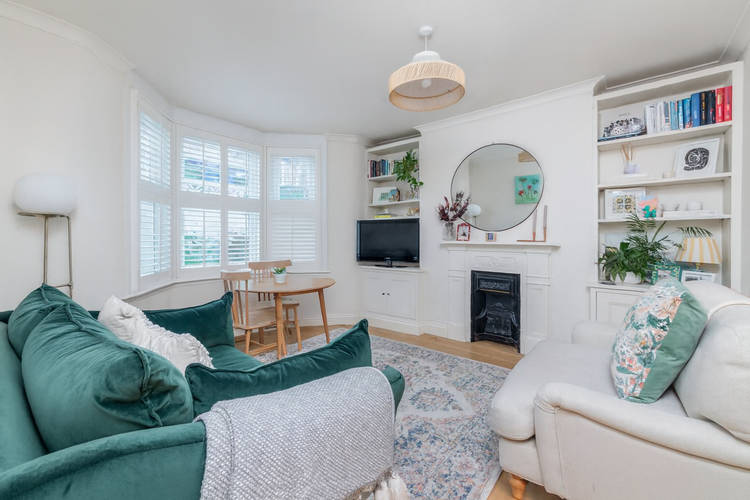 2 bedroom ground floor flat