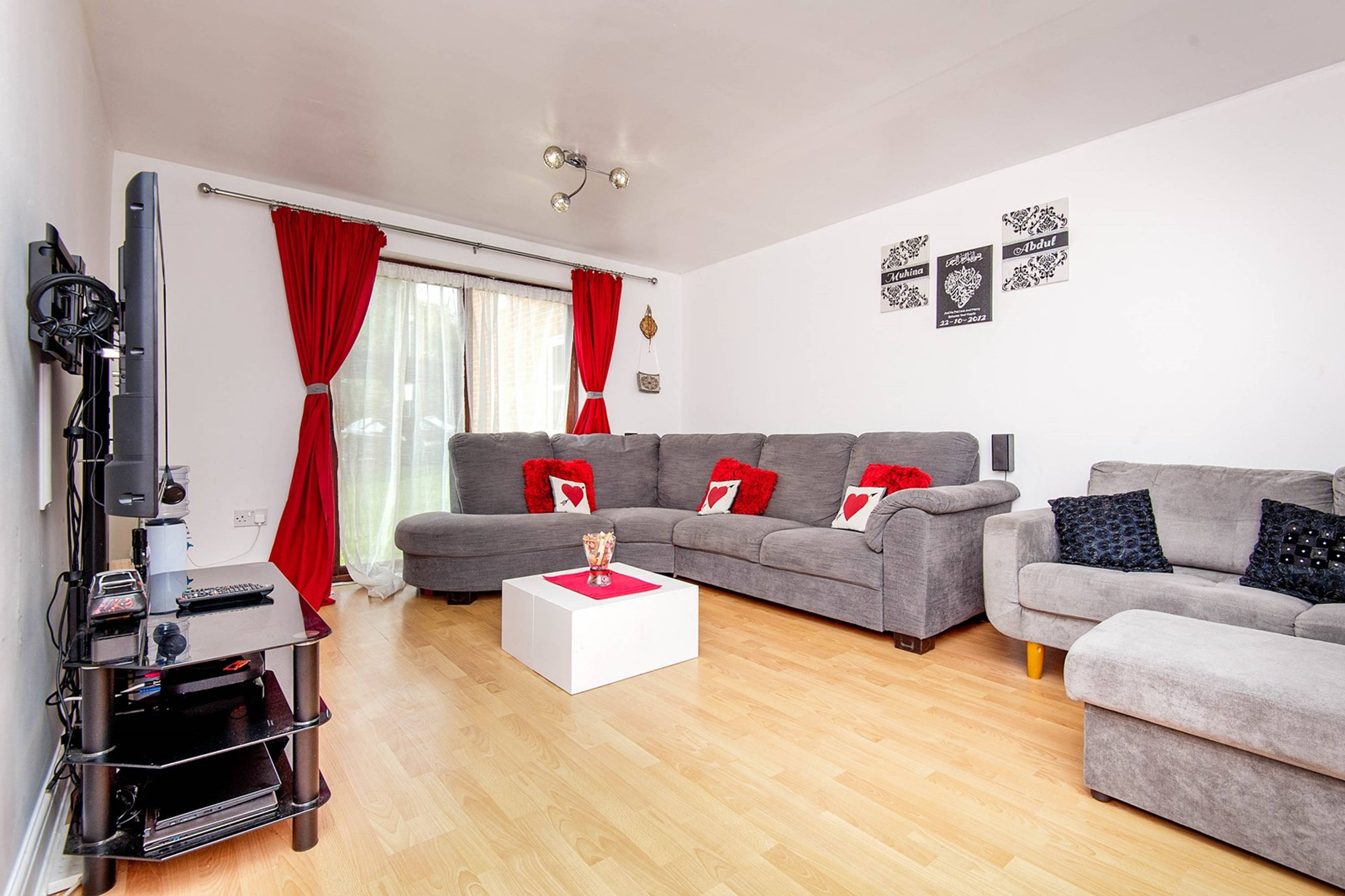 Lounge/Dining Room