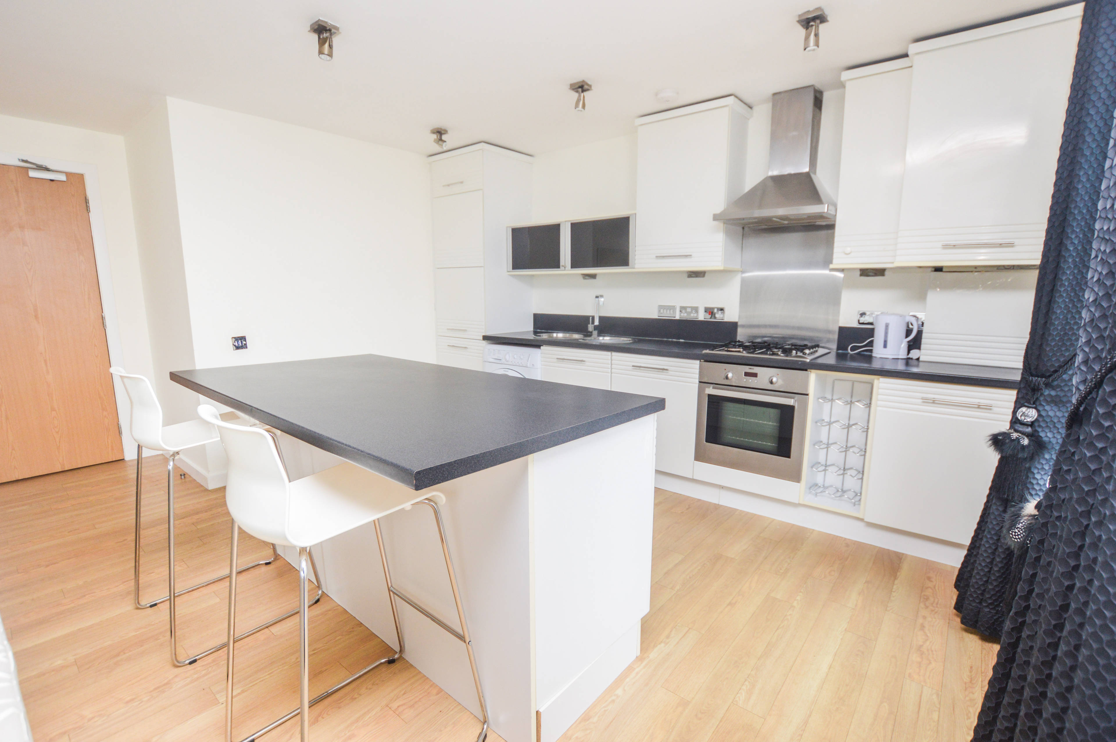 Lounge / Kitchen