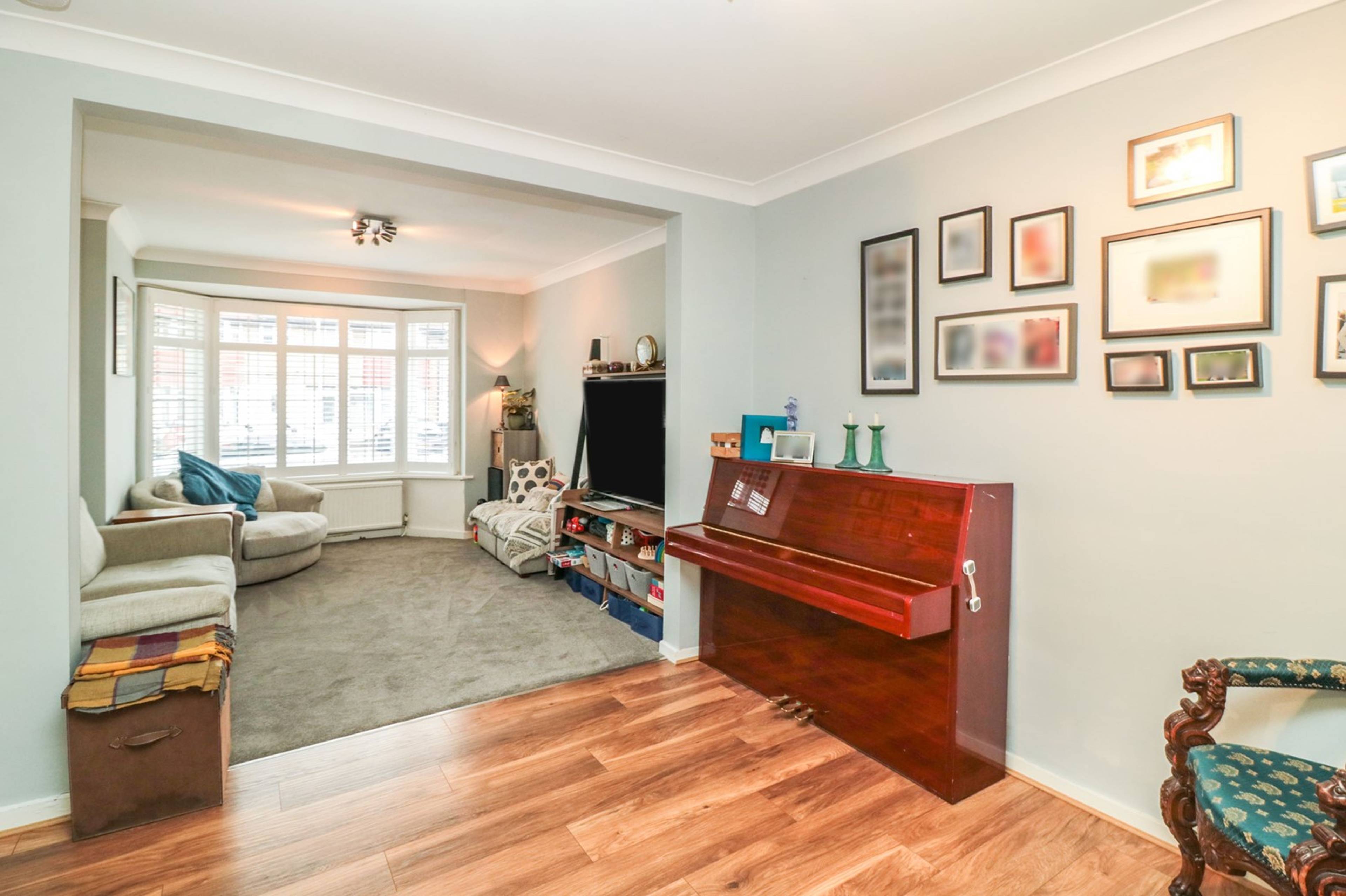 Lounge/Dining Room