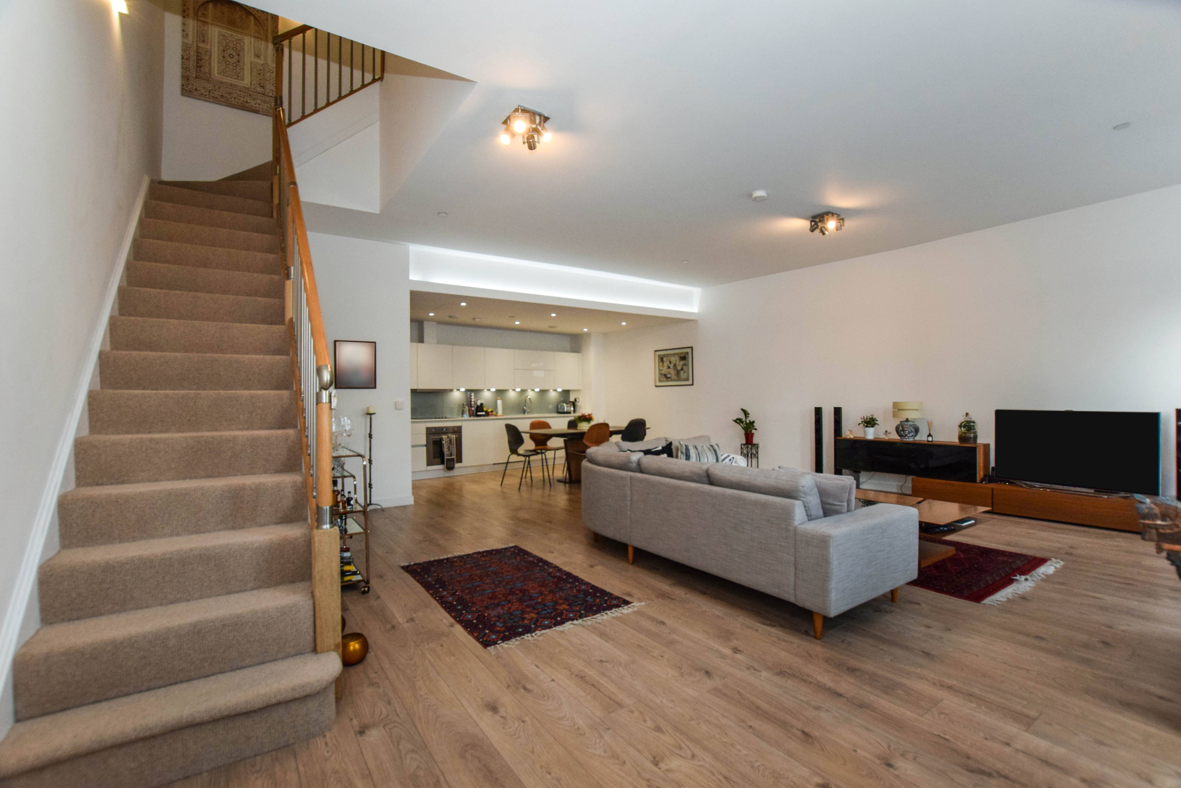 Lounge / Kitchen
