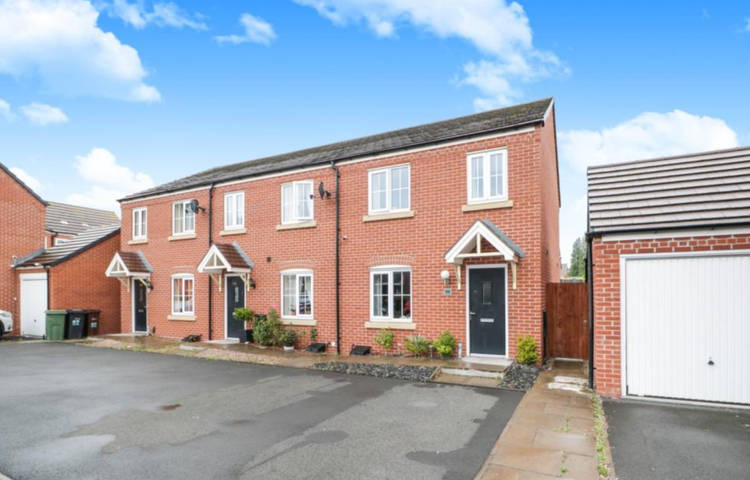 3 bedroom end of terrace house