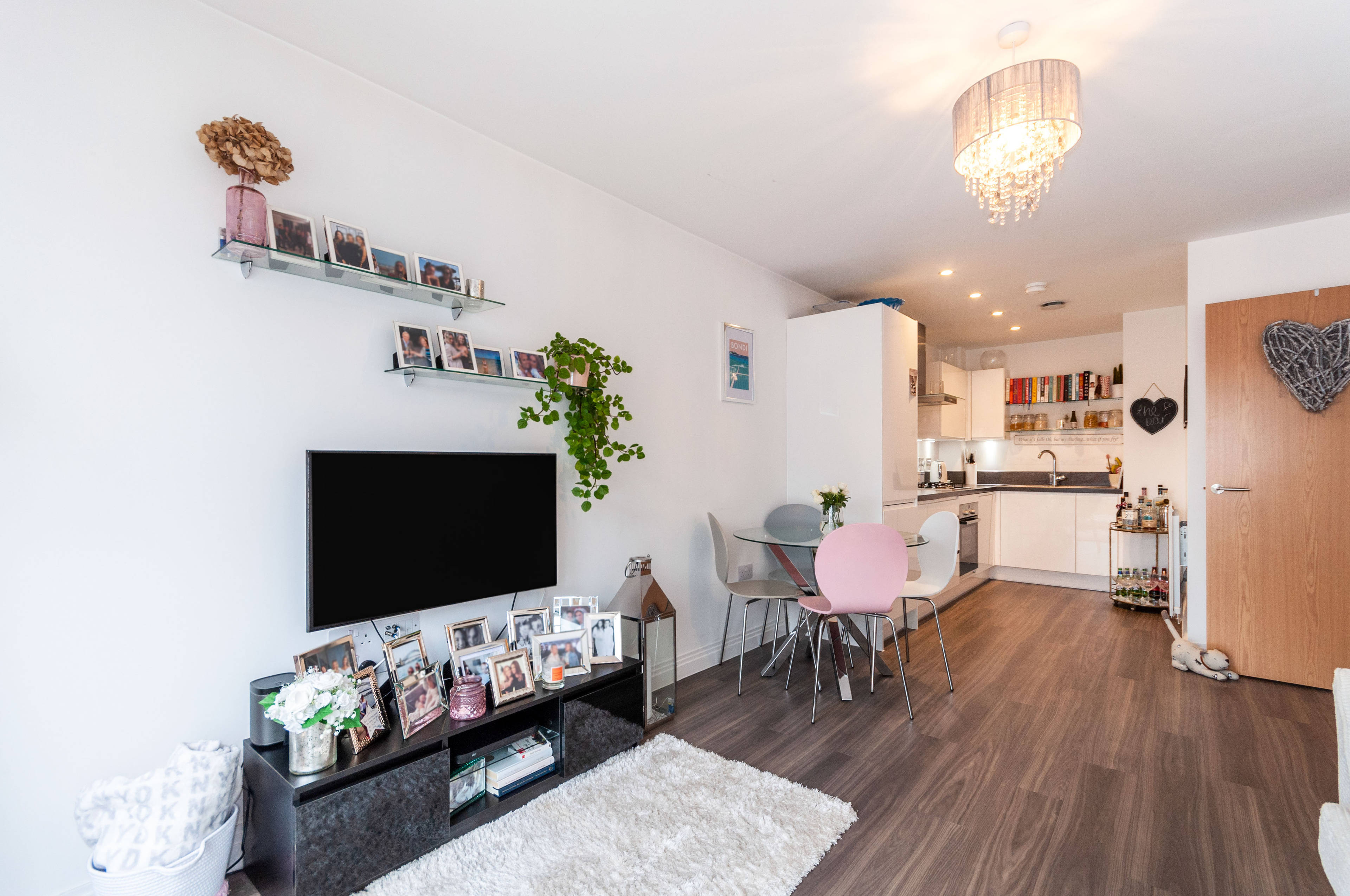 Lounge / Kitchen