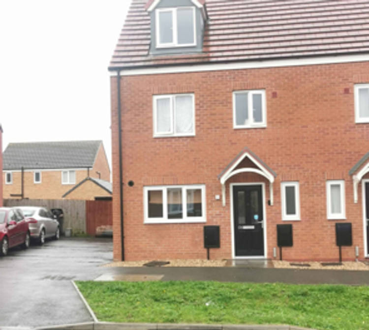 4 bedroom semi-detached house