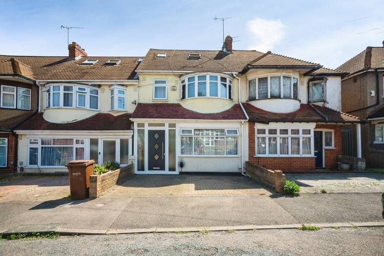 4 bedroom terraced house