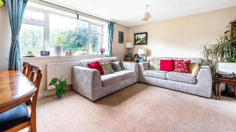 2 bedroom flat