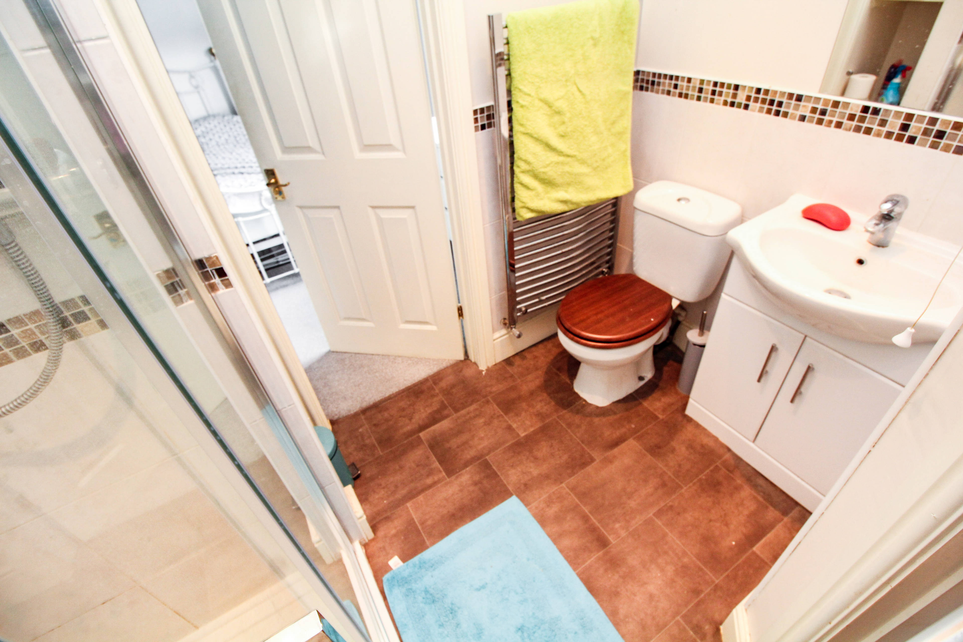 Jack & Jill En-suite