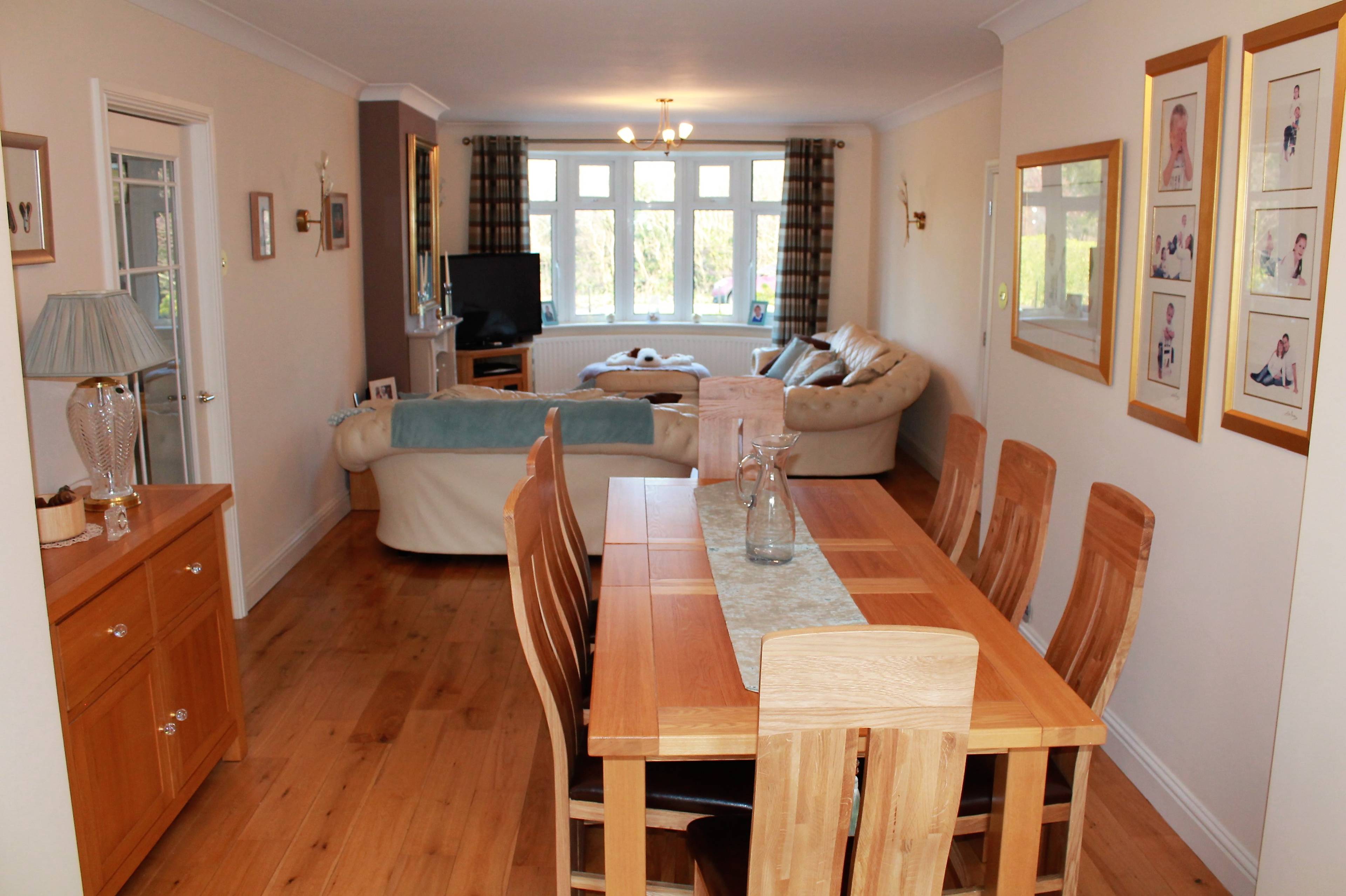 Lounge/Dining Room