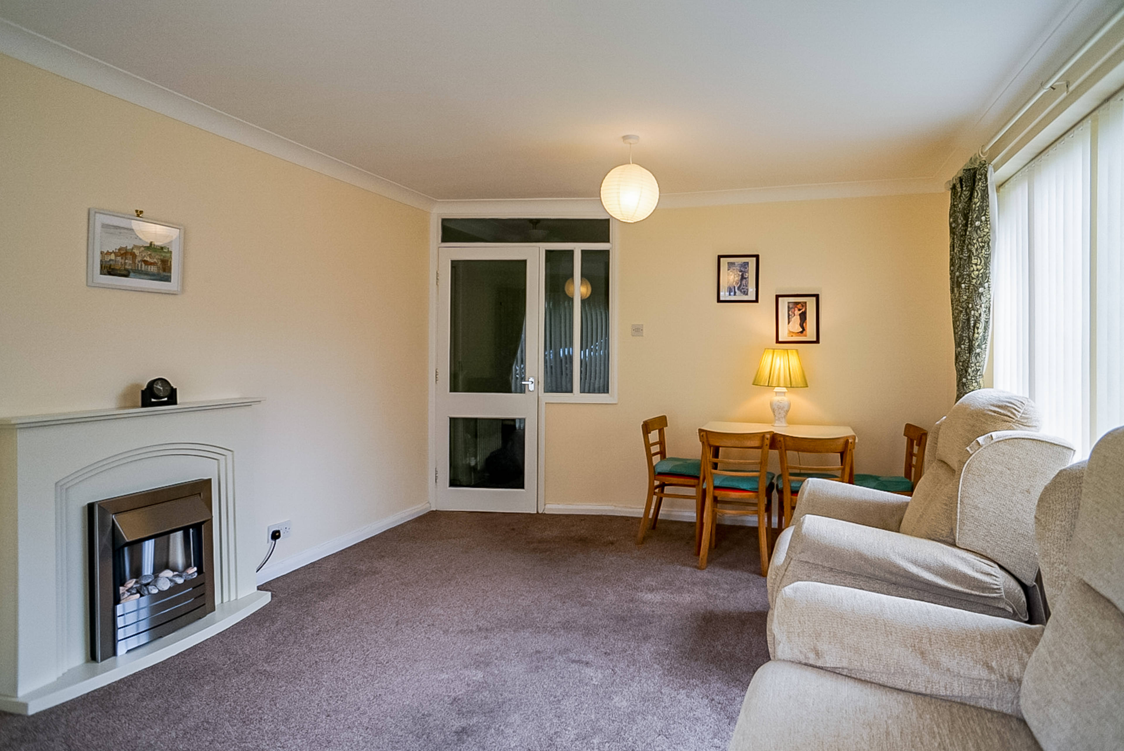 Lounge/Dining Room