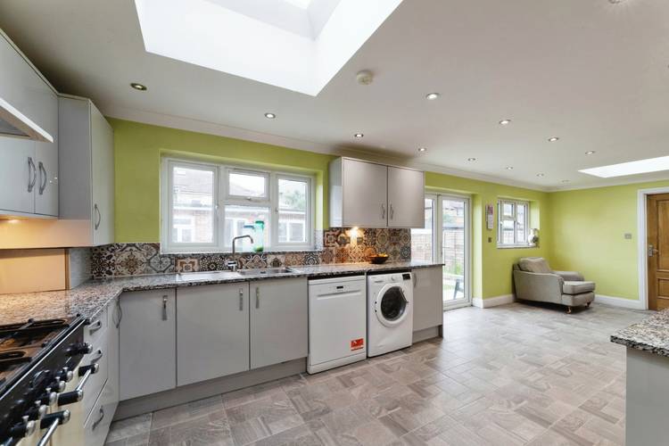 4 bedroom terraced house