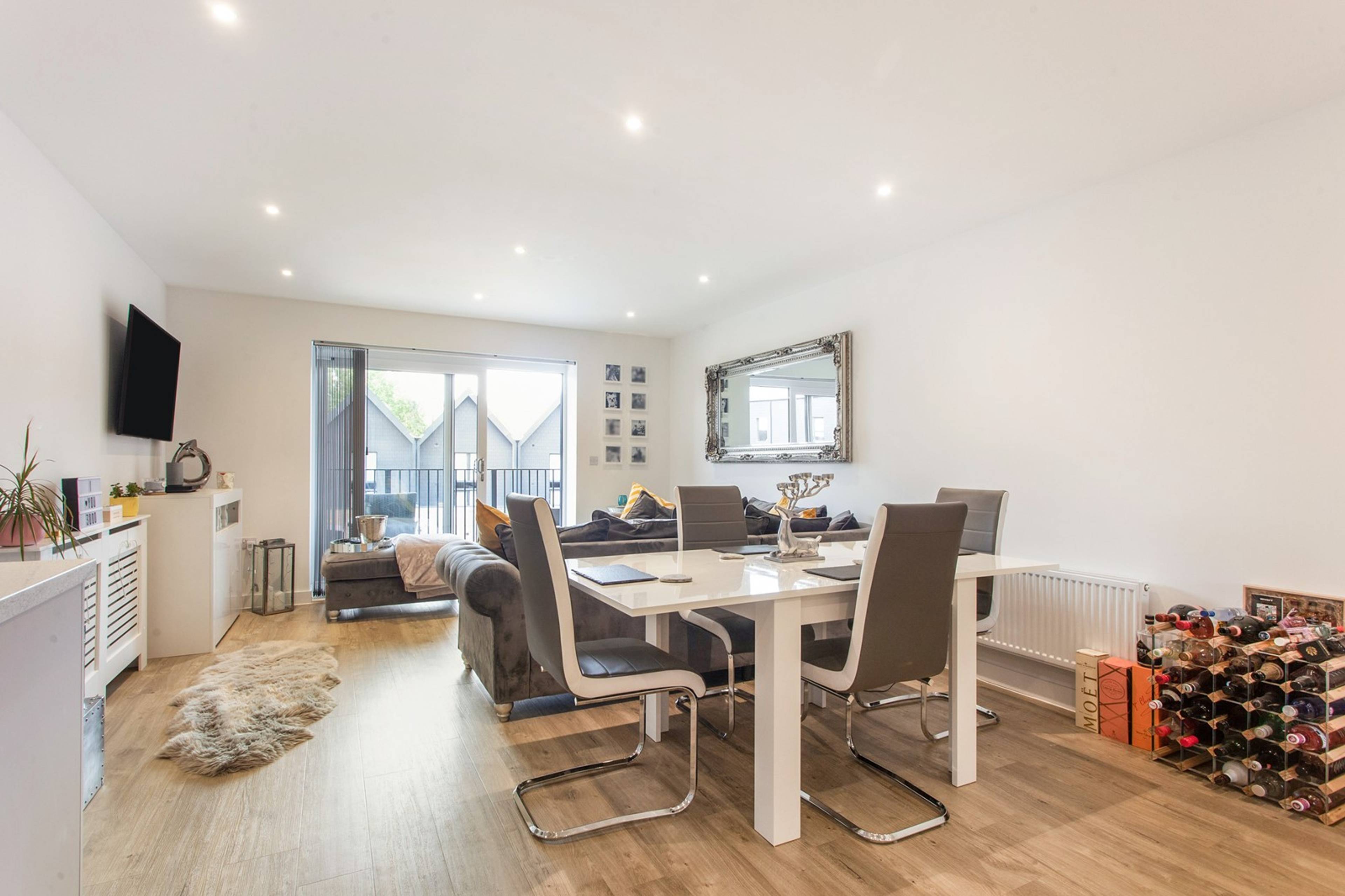 Lounge / Kitchen