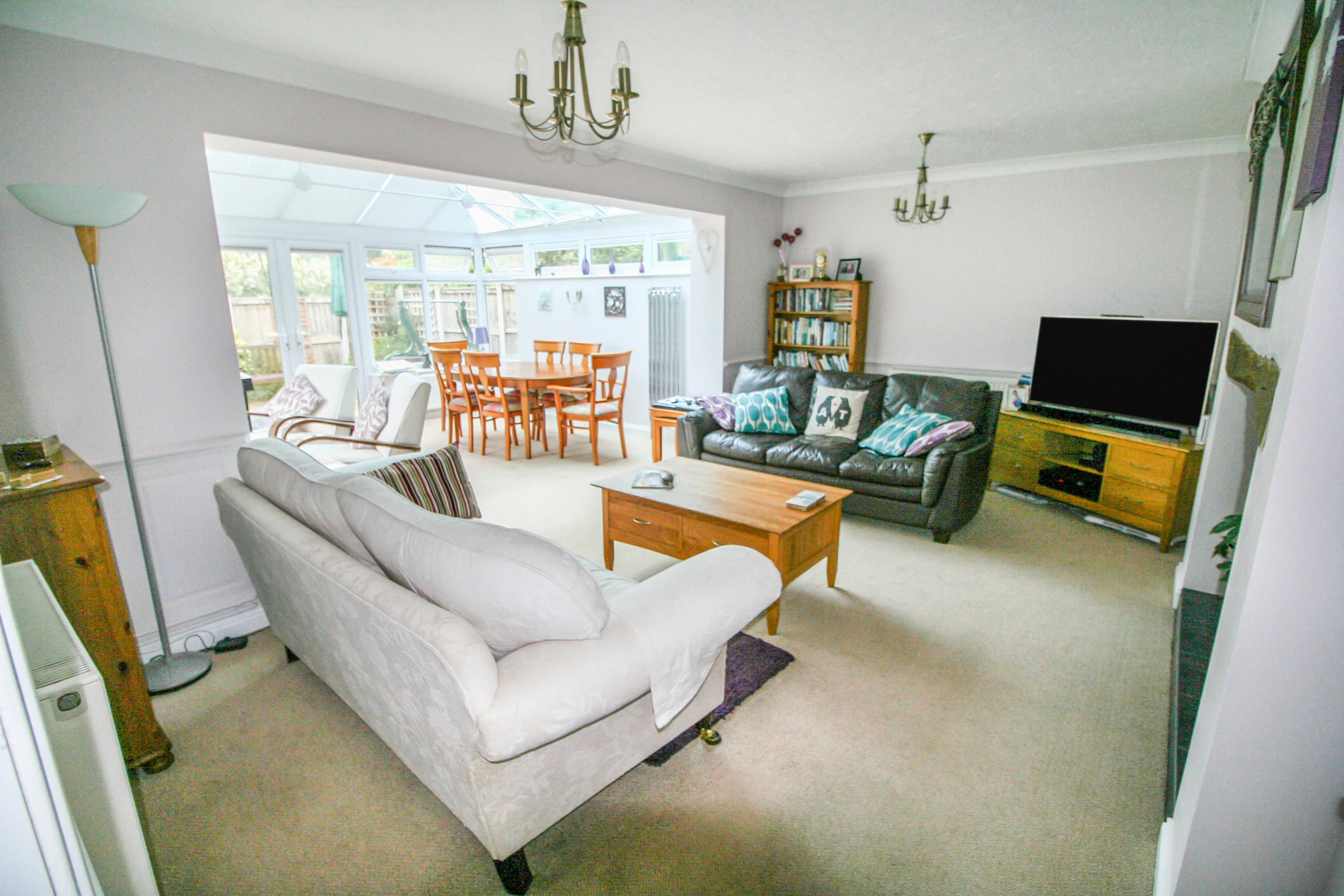Lounge/Dining Room