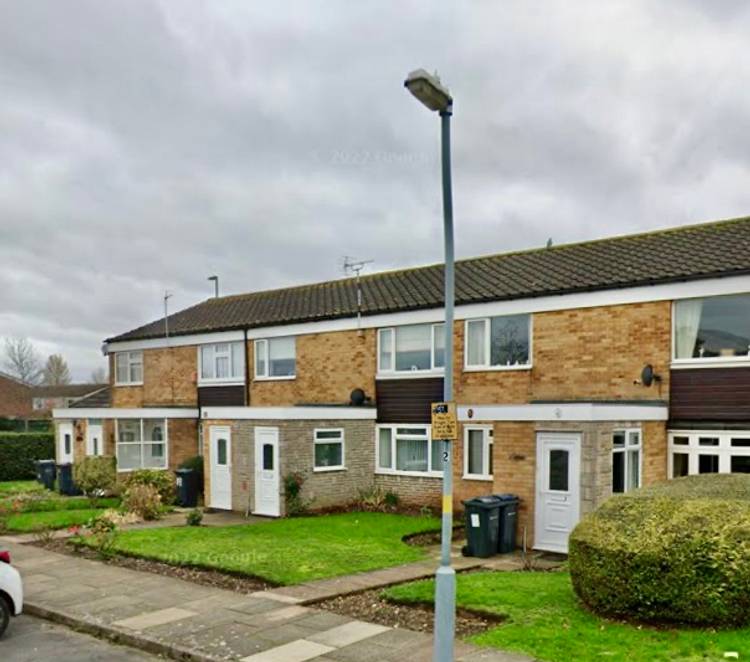 2 bedroom maisonette