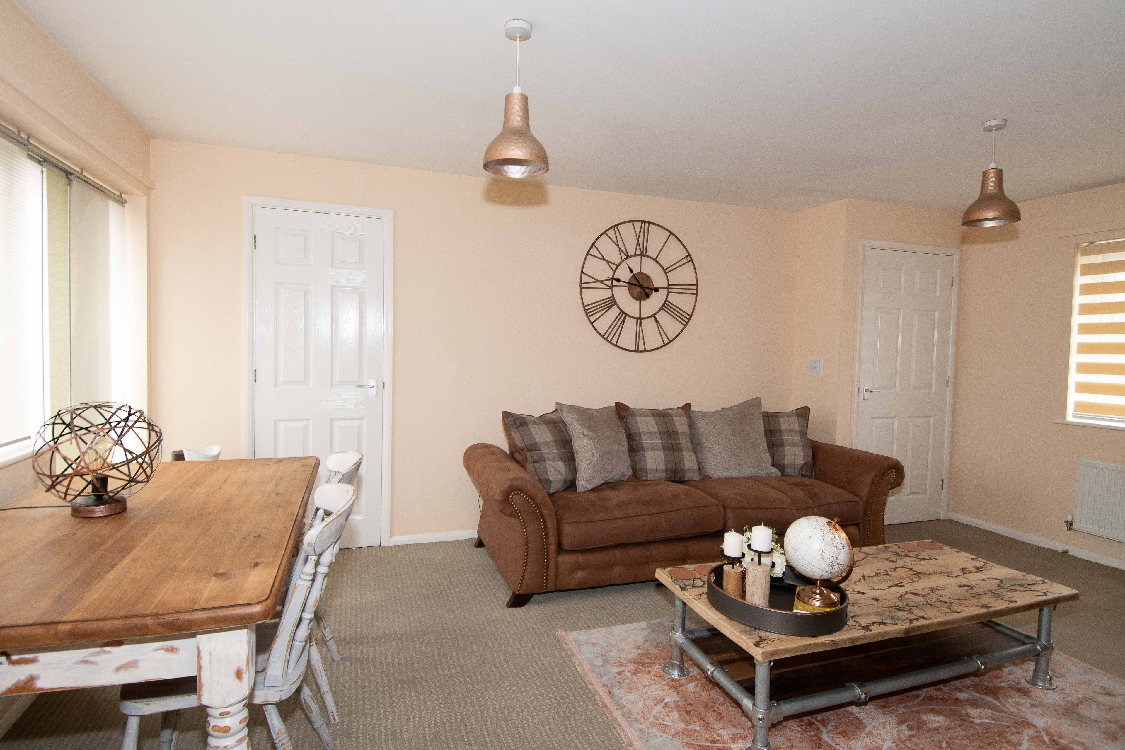 Lounge/Dining Room