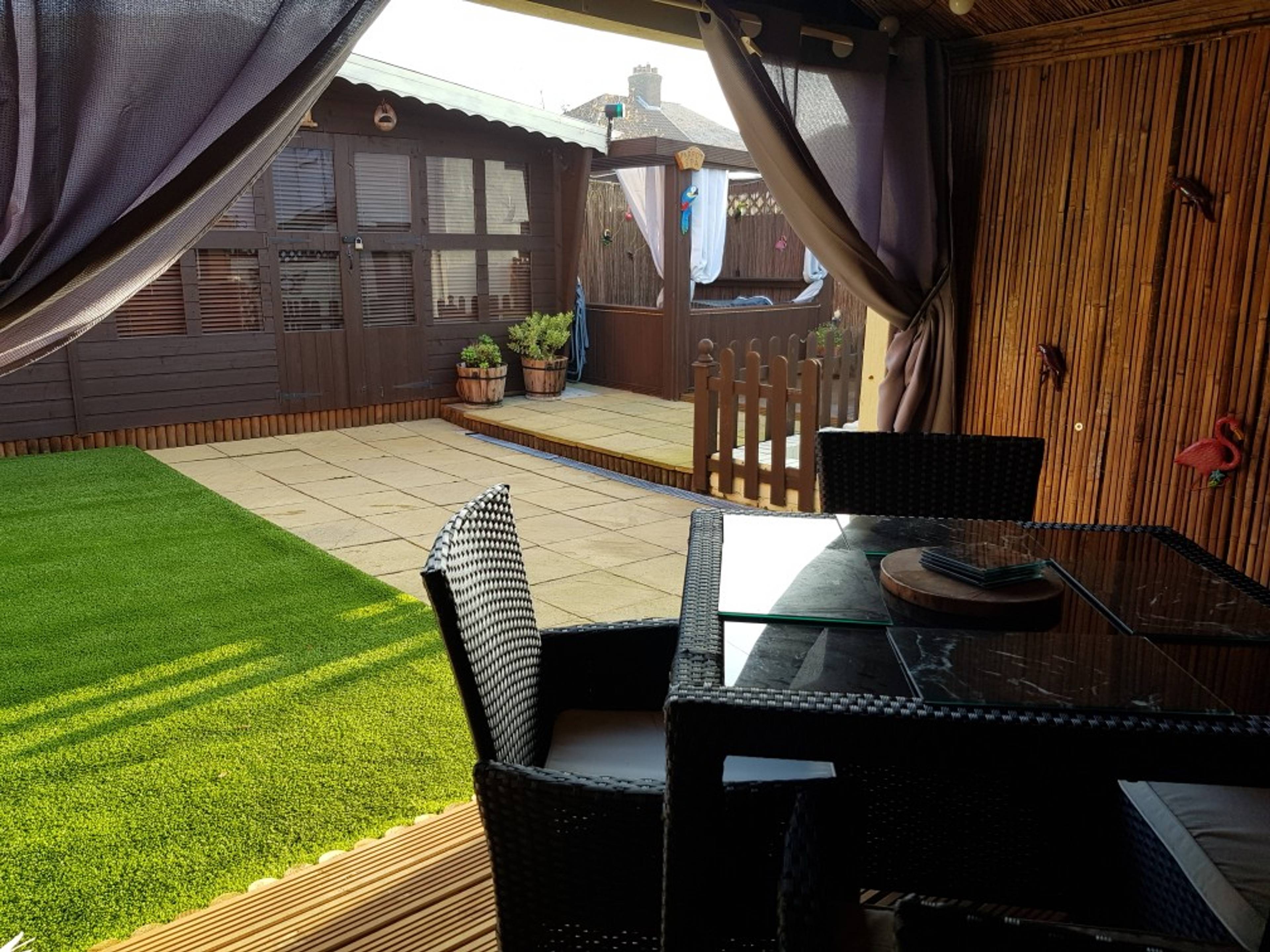 Garden Hut