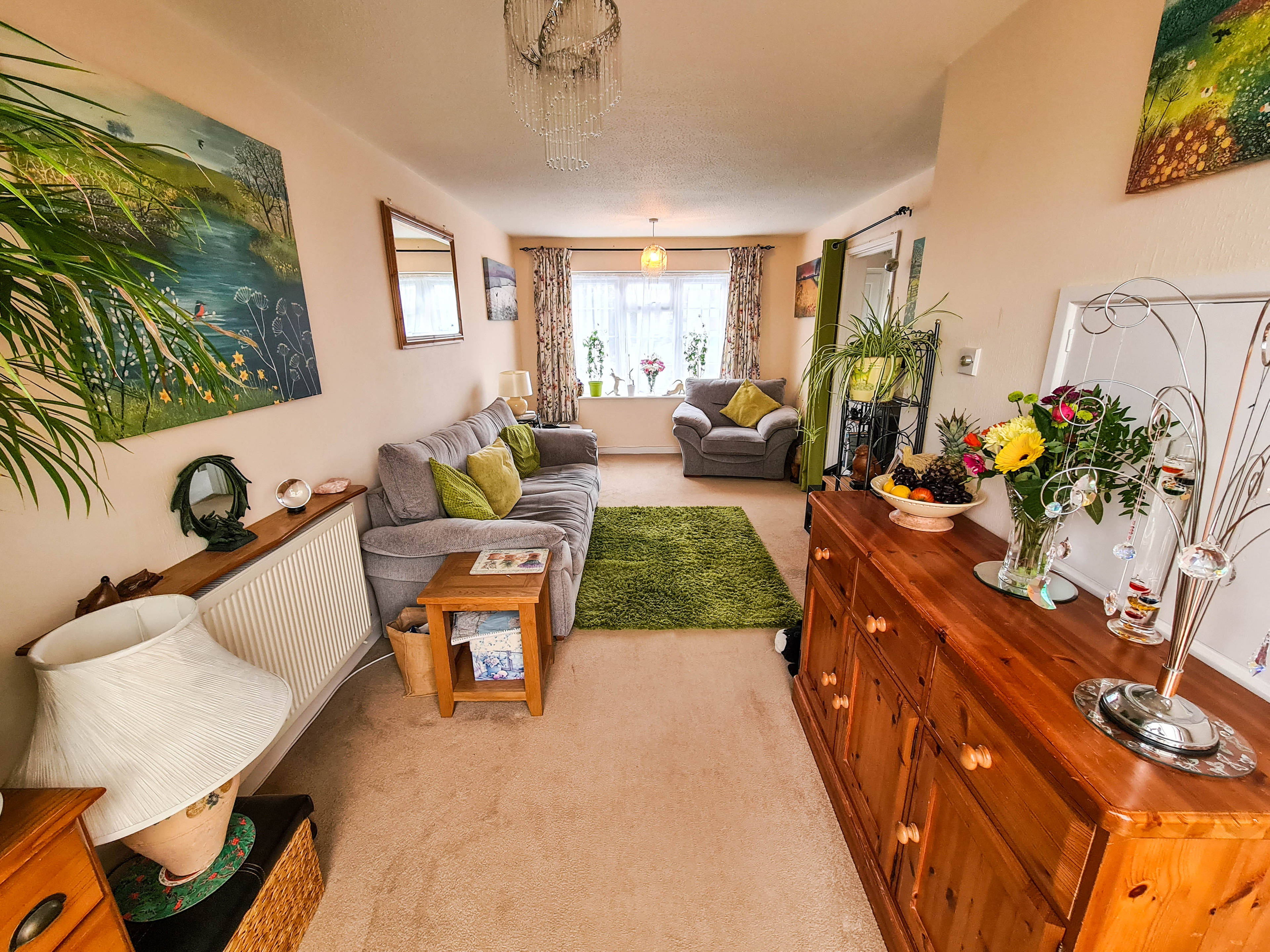 Lounge/Dining Room