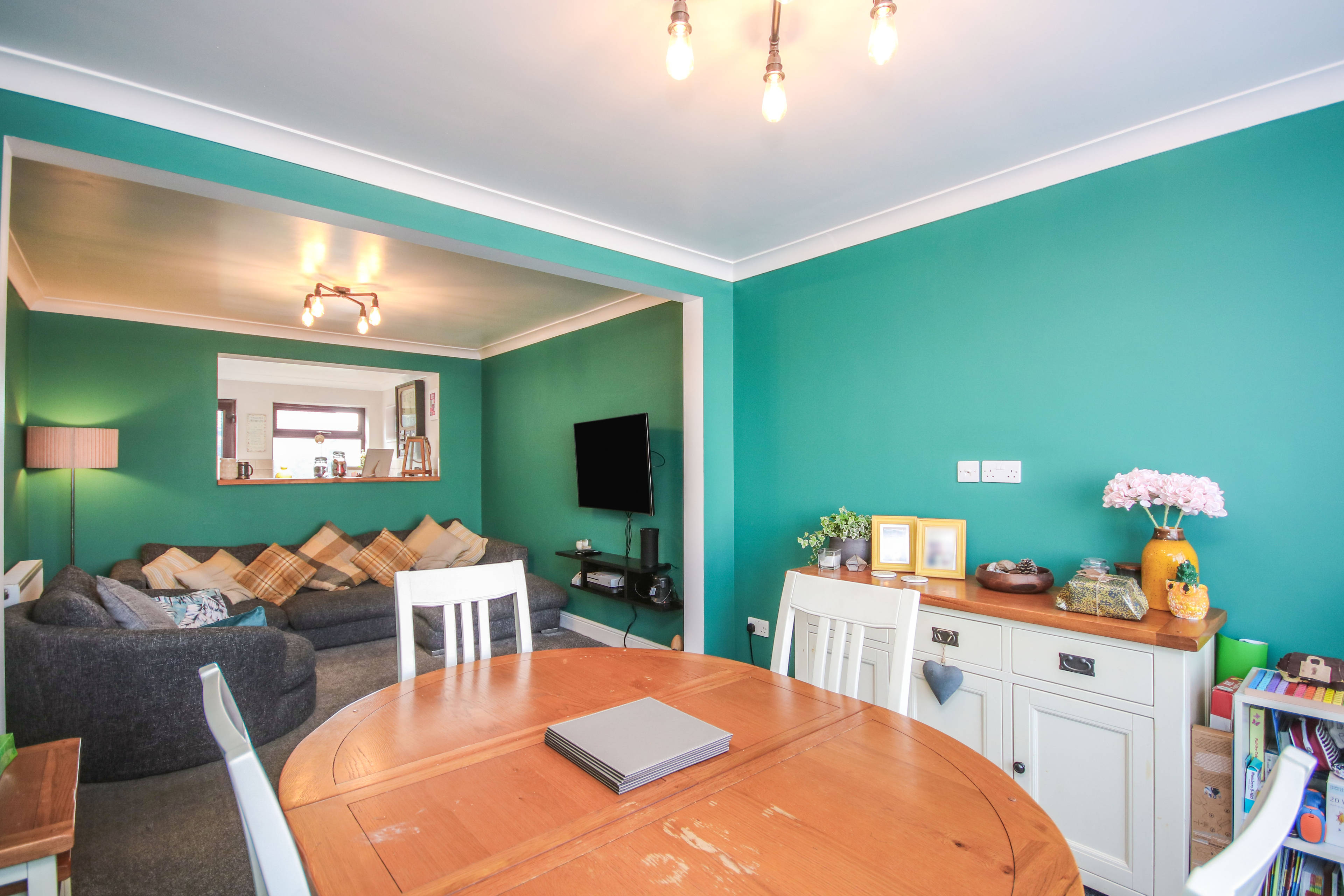 Lounge/Dining Room