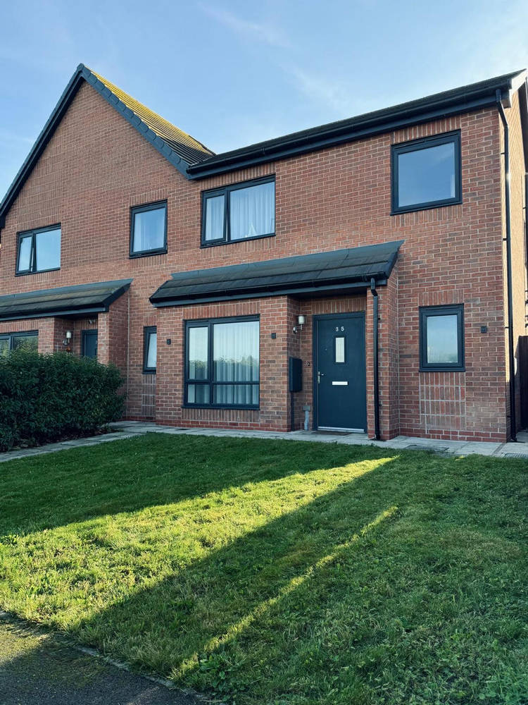 4 bedroom semi-detached house