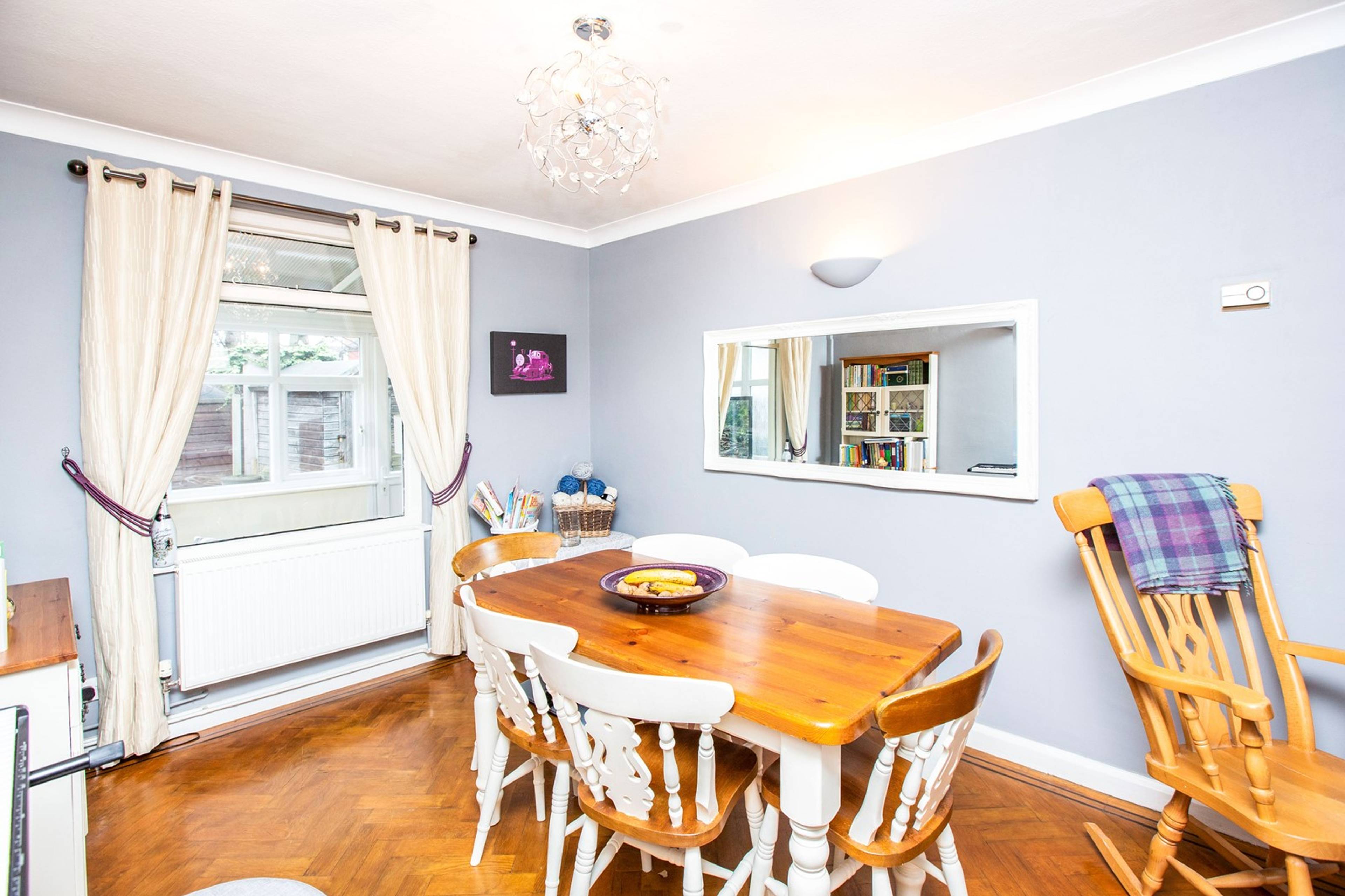 Lounge/Dining Room