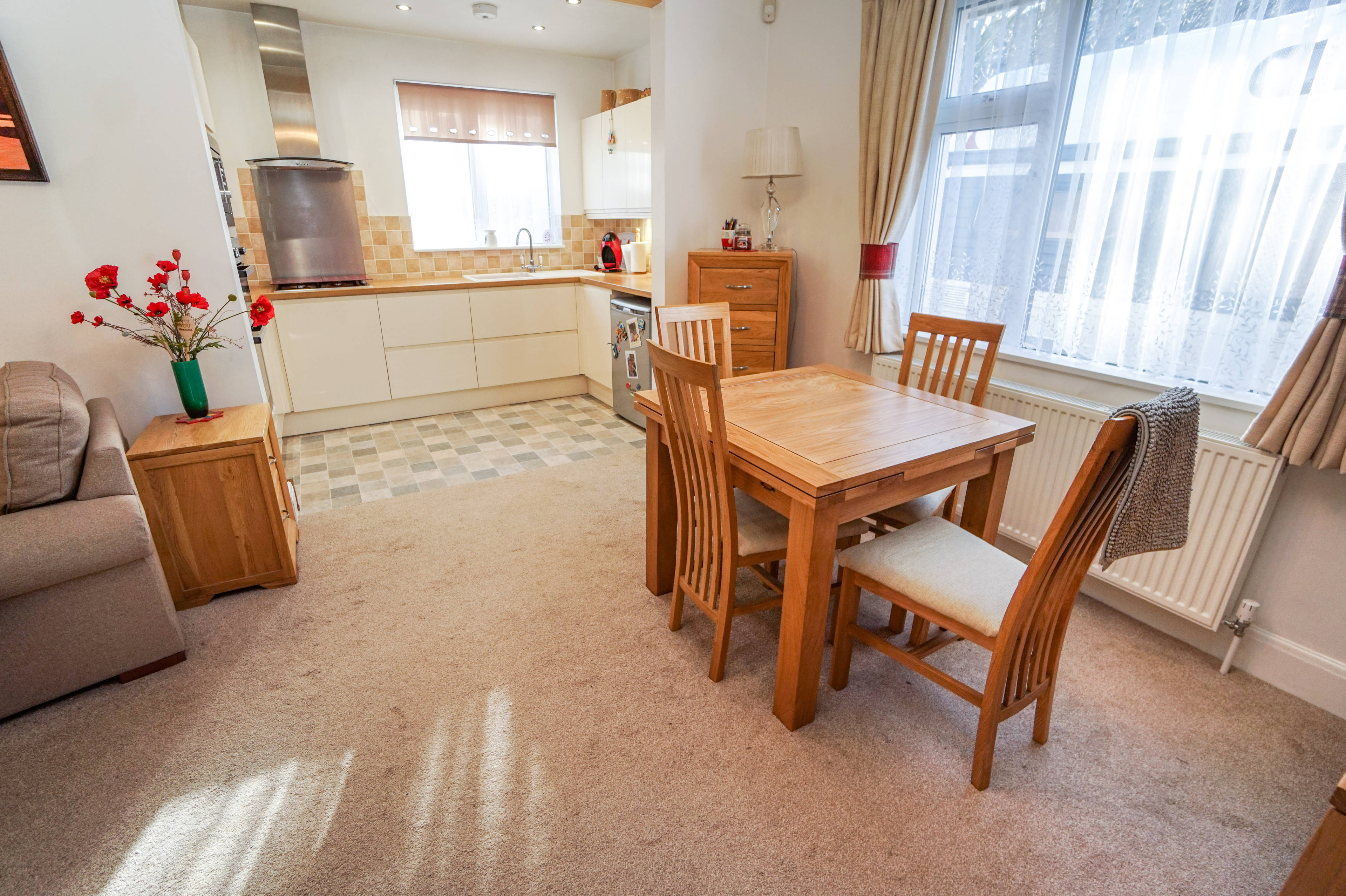Lounge/Dining Room