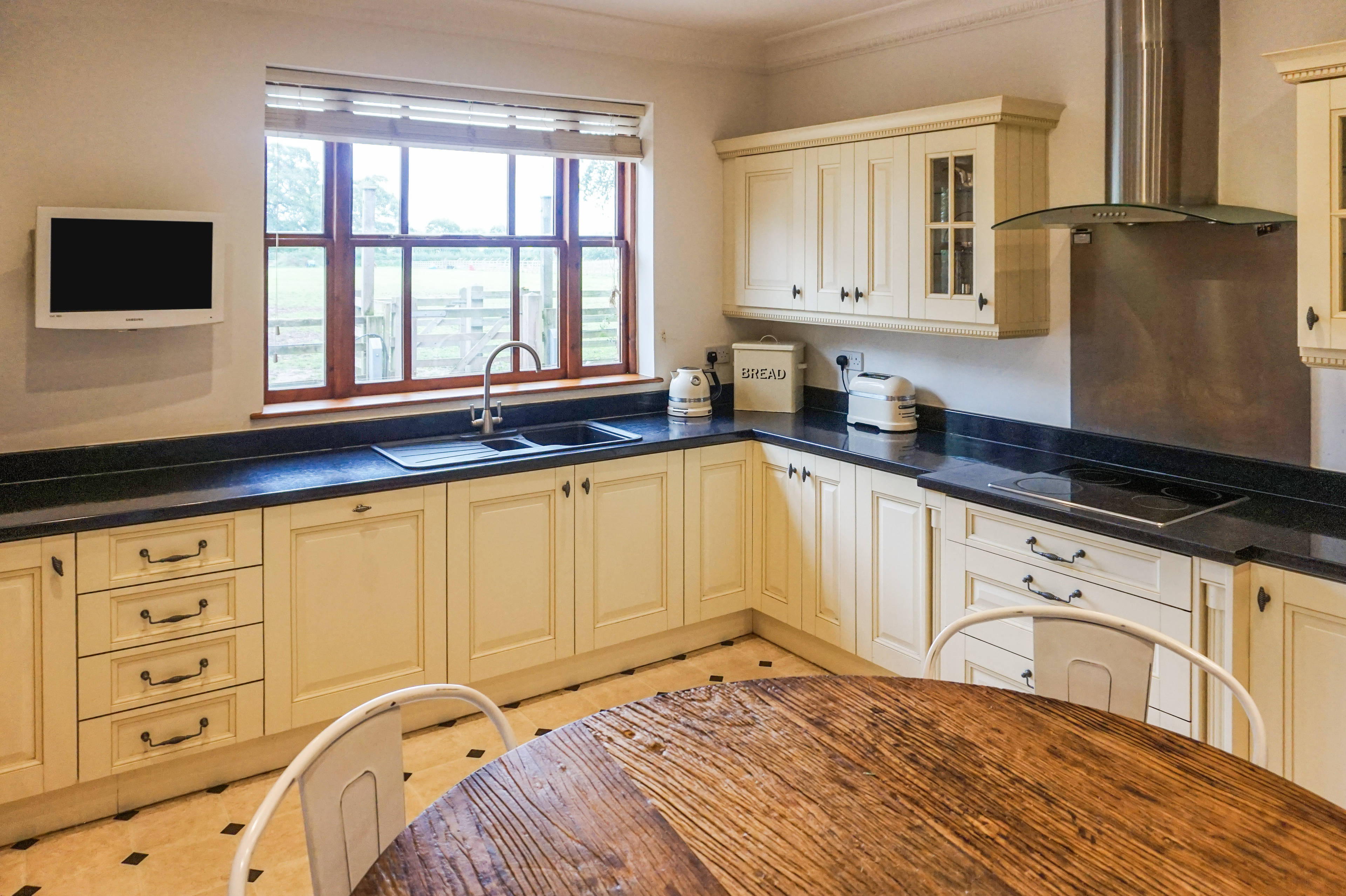 Kitchen/Breakfast