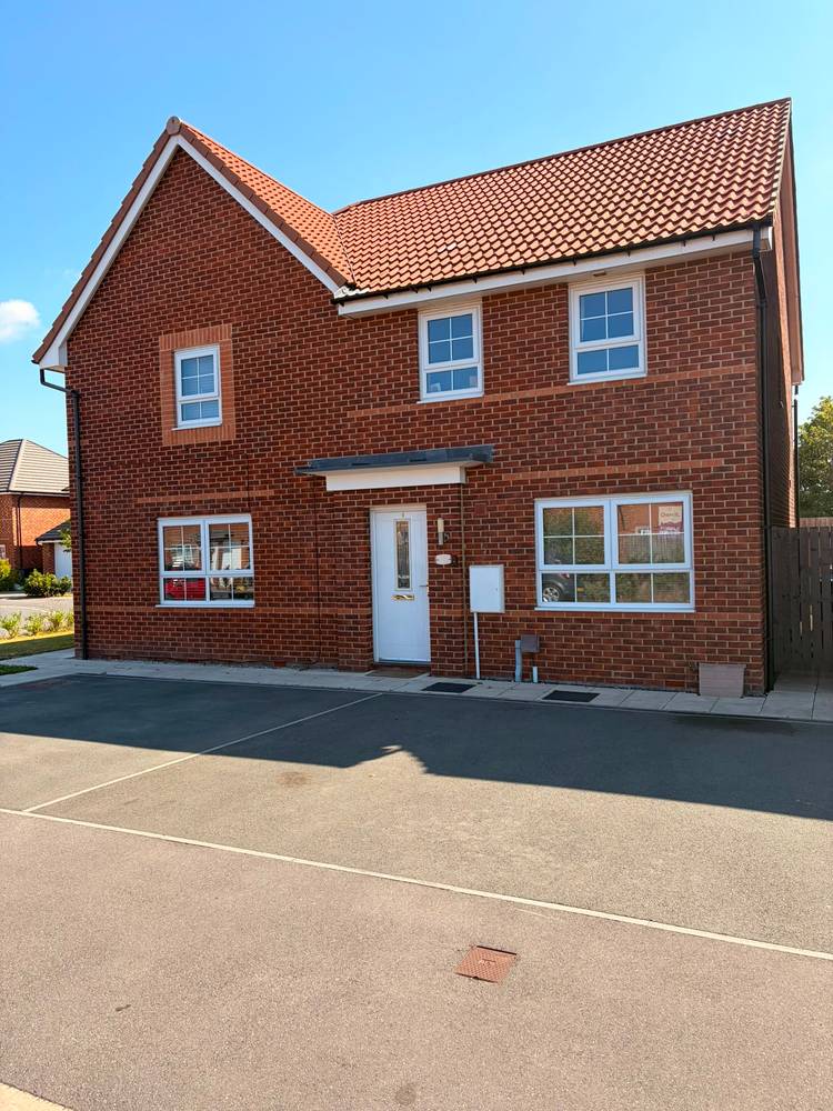 3 bedroom semi-detached house