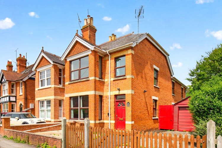4 bedroom semi-detached house